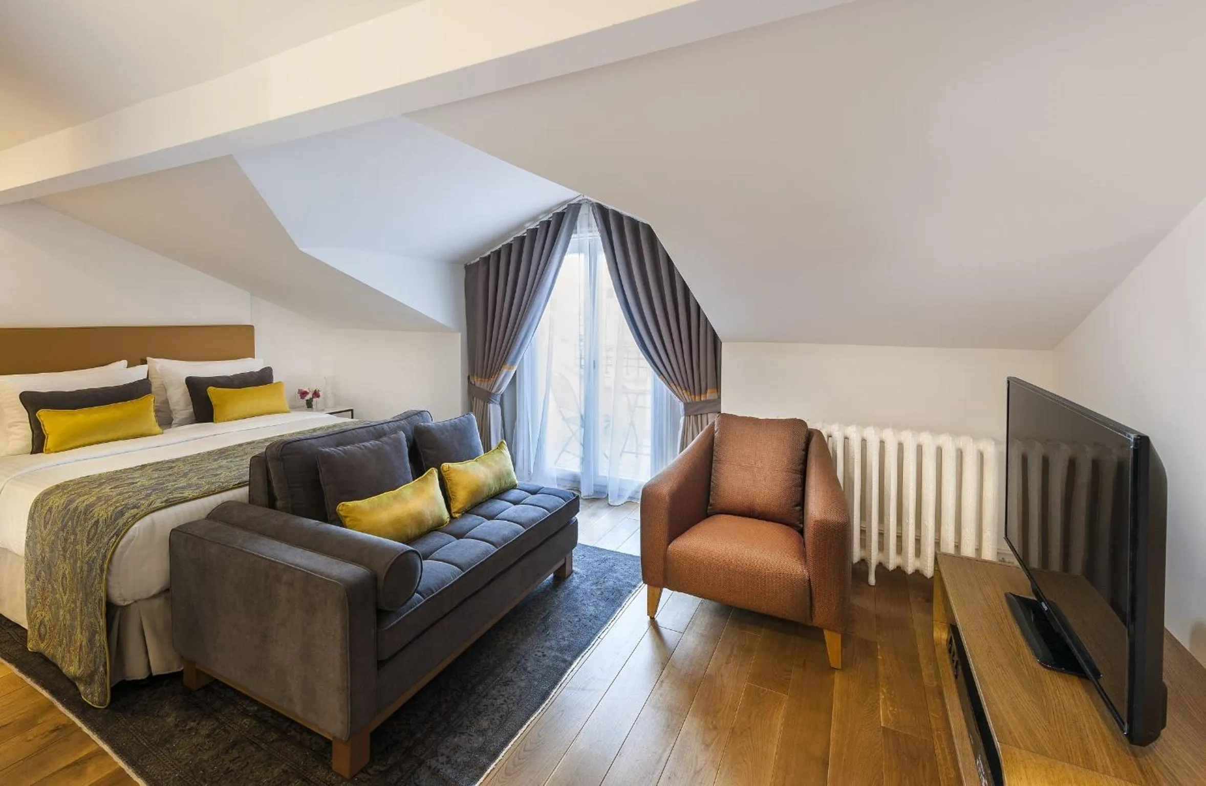 Photo of the whole room, Bed in Nevv Bosphorus Hotel & Suites