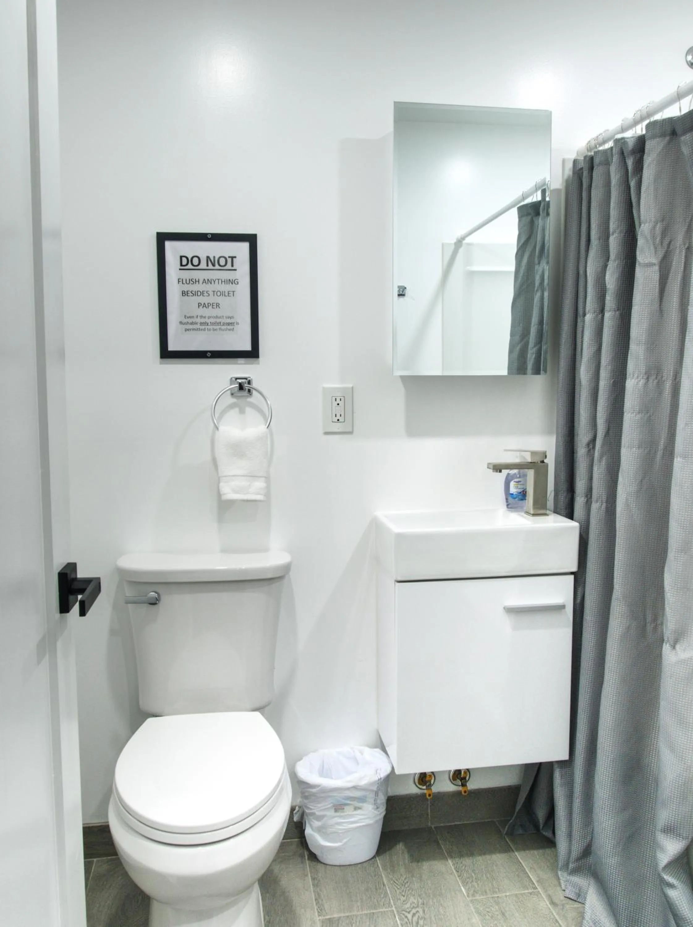 Bathroom in Vermont Suites