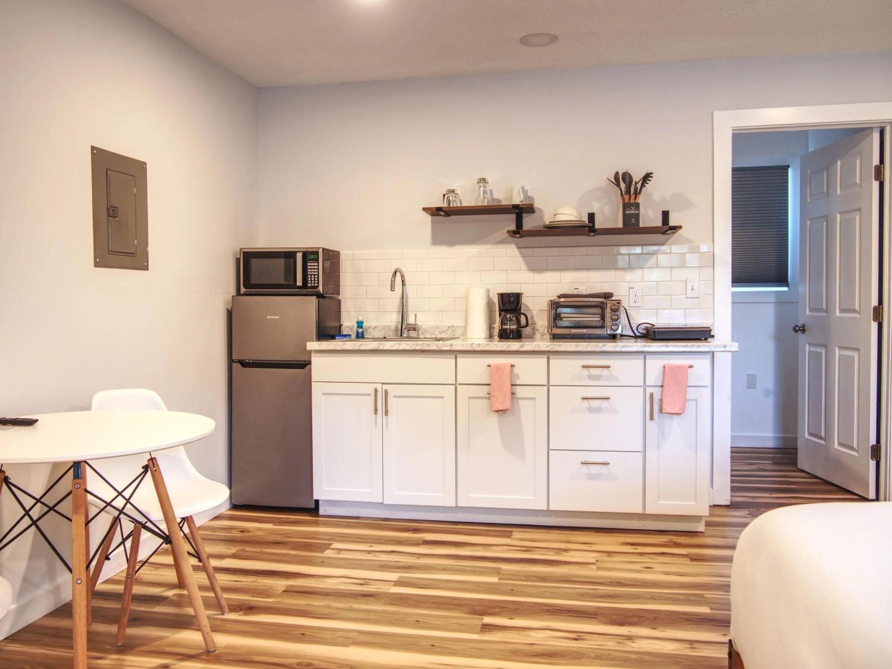 Kitchen or kitchenette in Vermont Suites