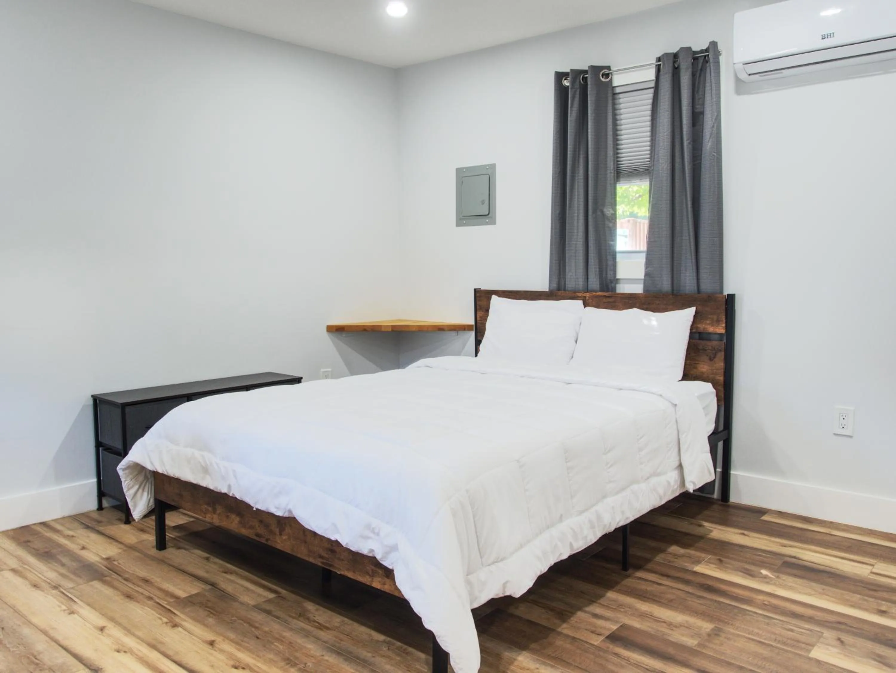 Bed in Vermont Suites