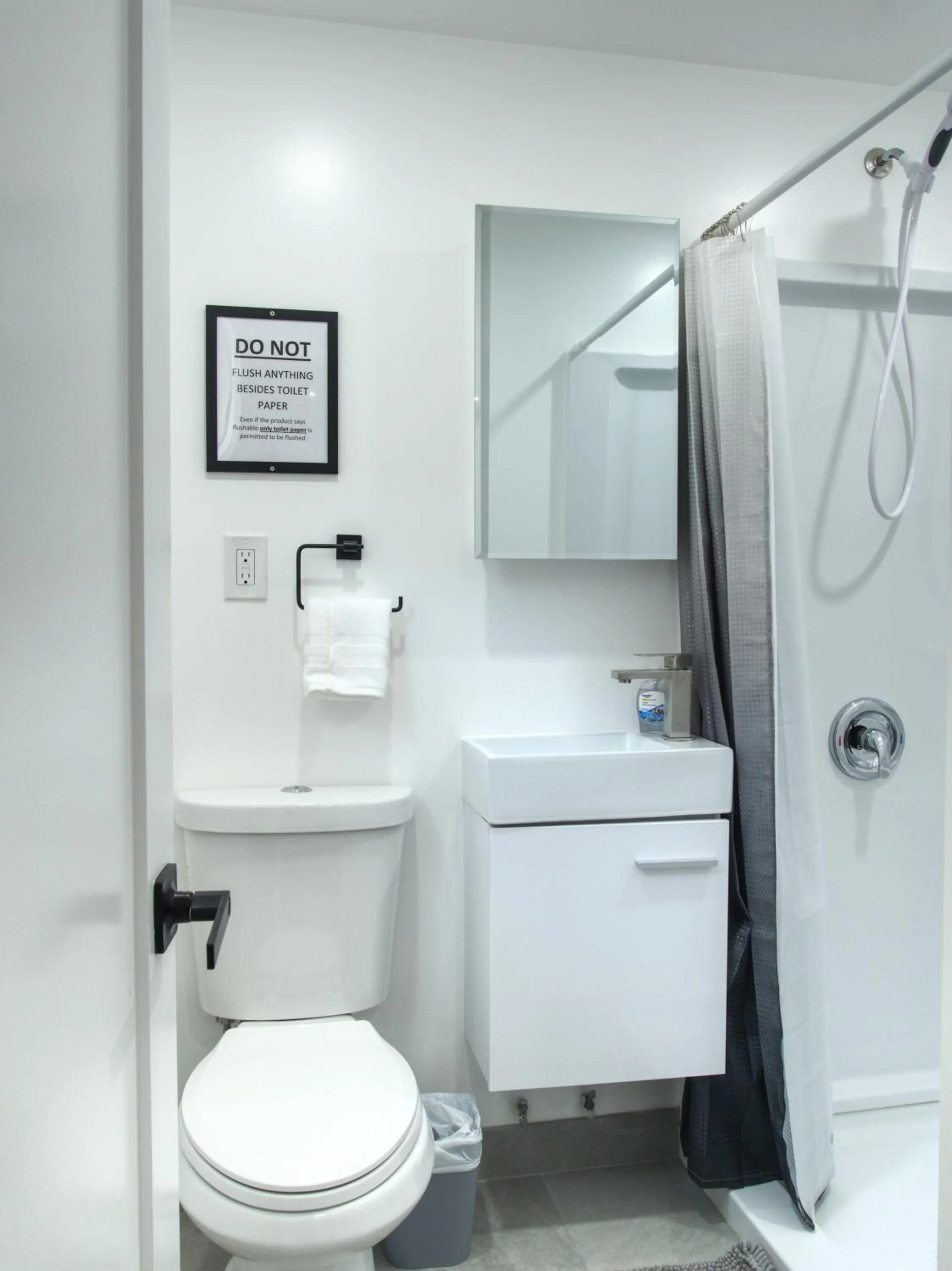 Bathroom in Vermont Suites