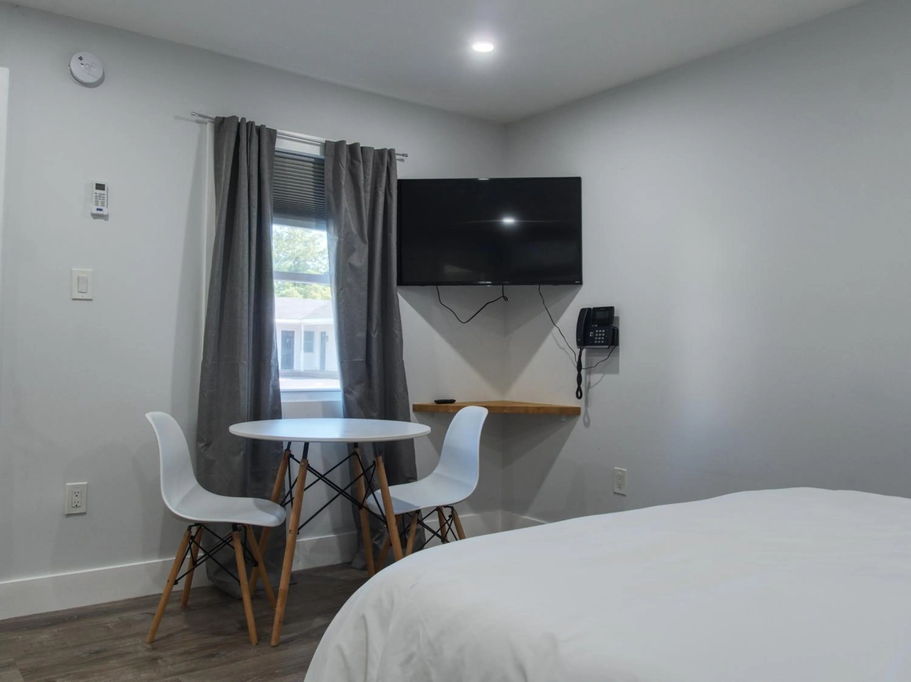 TV and multimedia, Bed in Vermont Suites