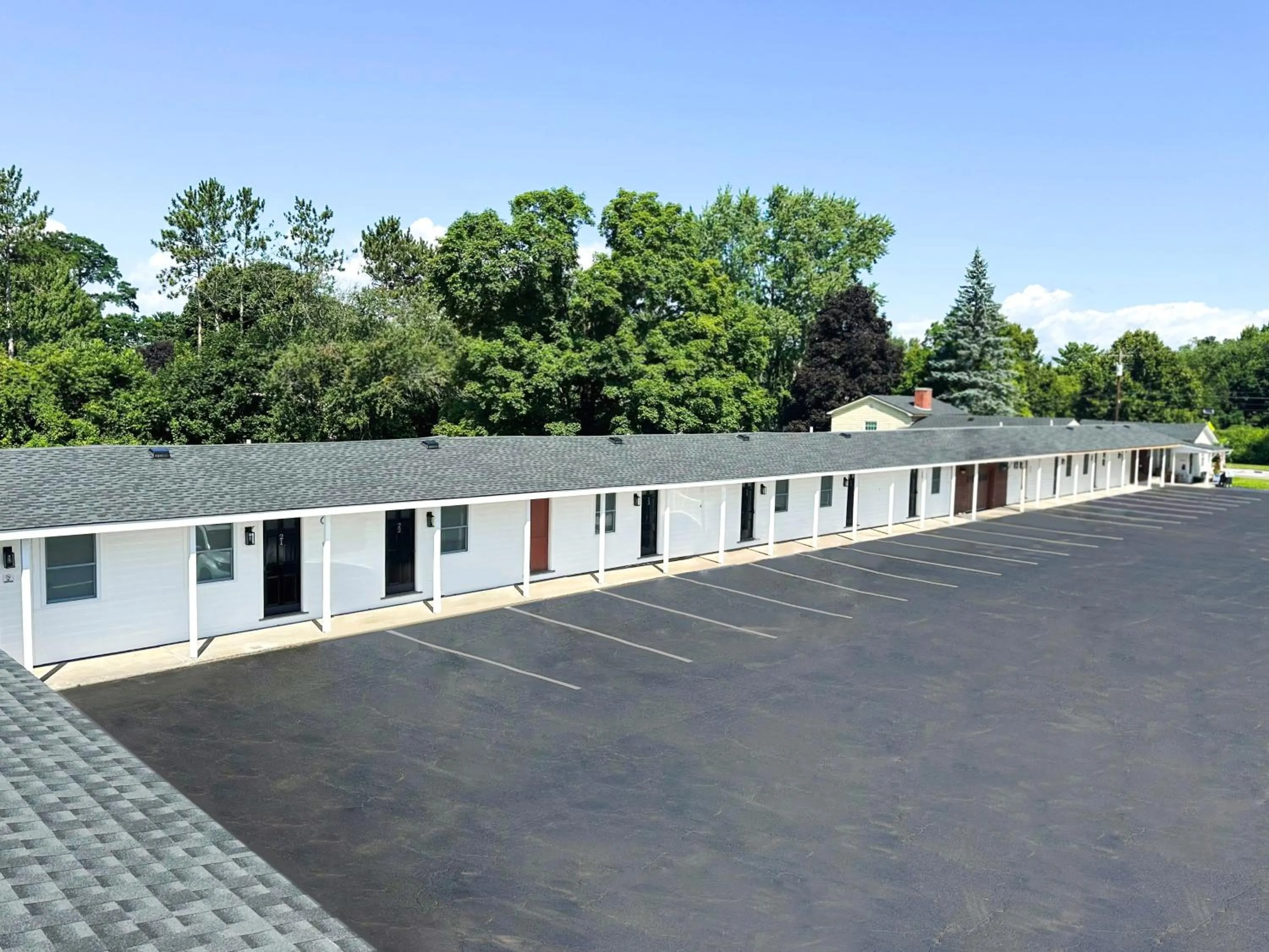 Property building in Vermont Suites