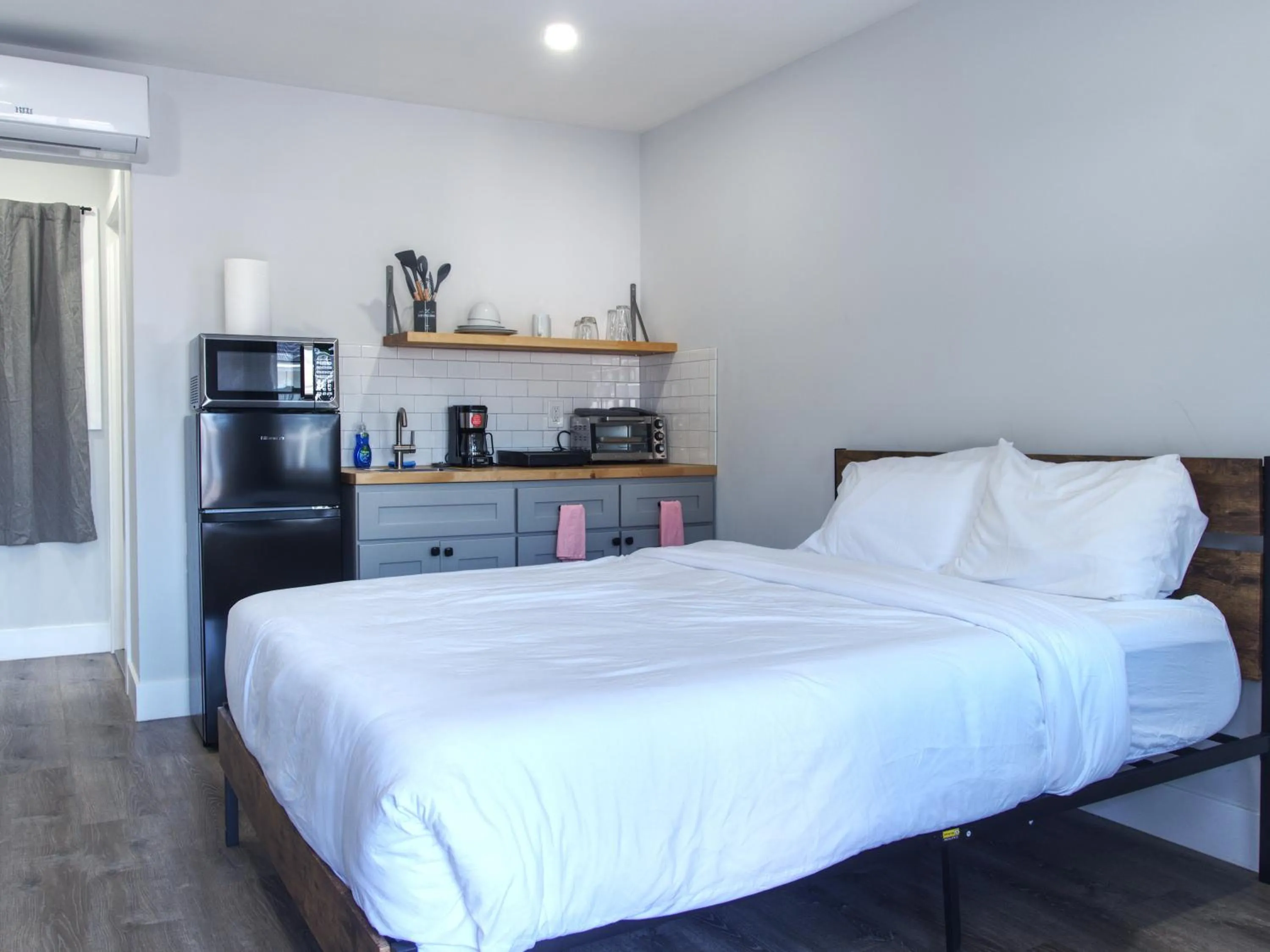 Bed in Vermont Suites