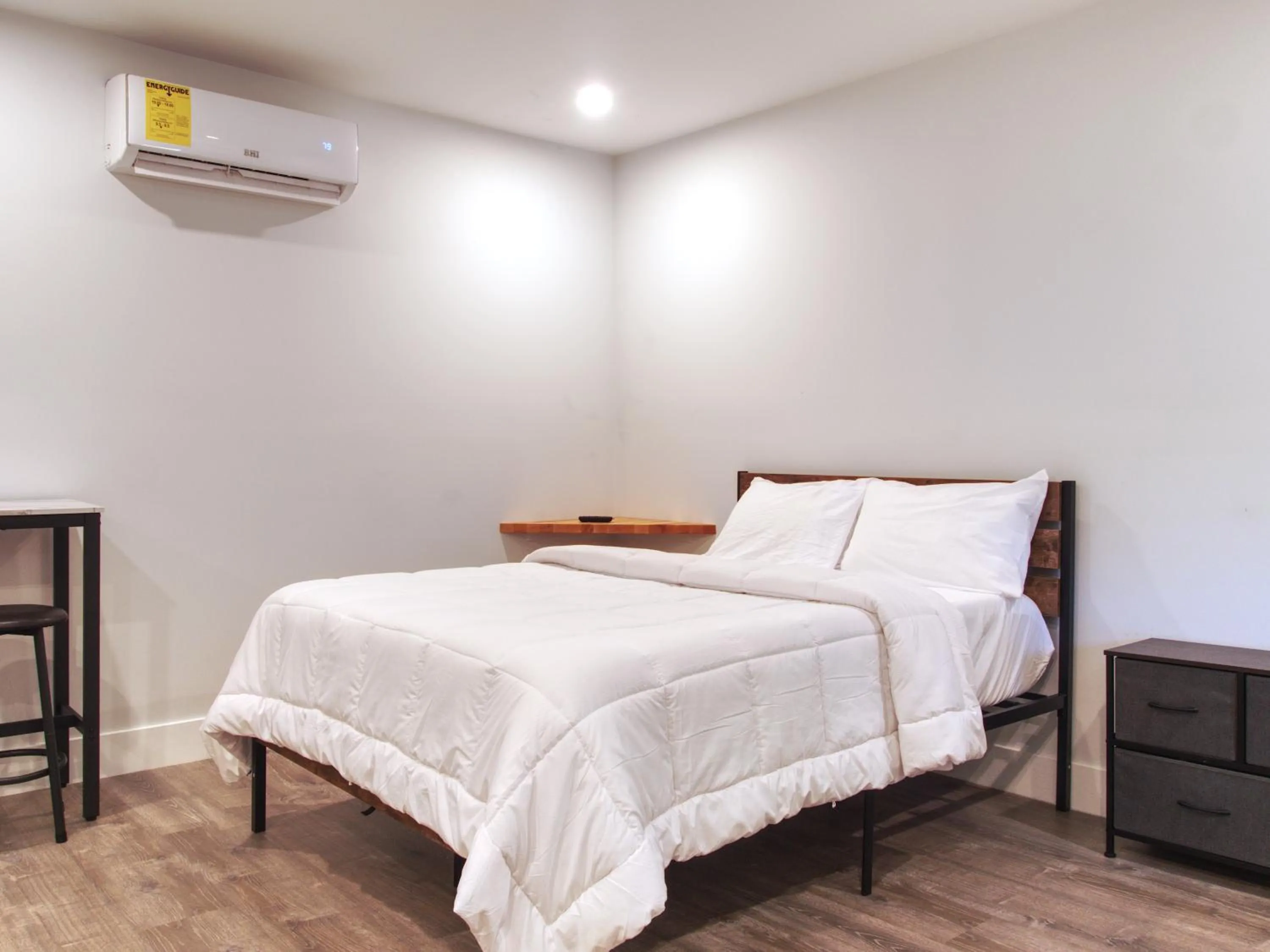 Bed in Vermont Suites