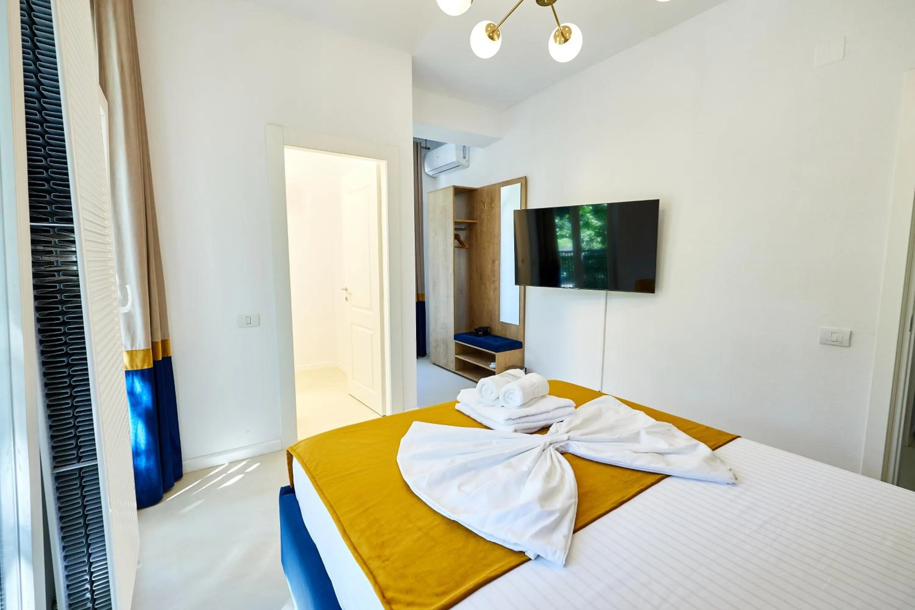 Photo of the whole room, Bed in Carol Park View