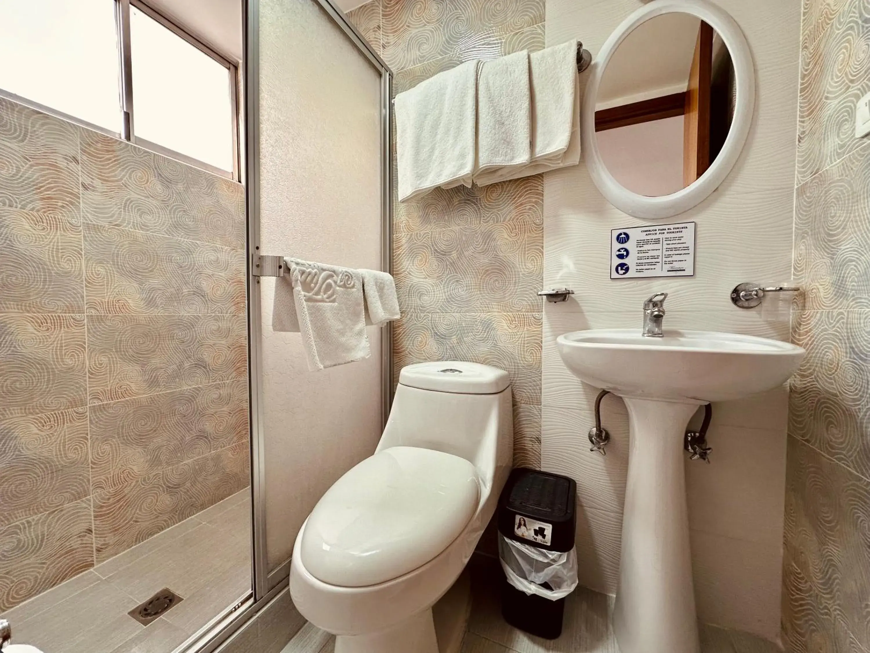 Single Room with Private Bathroom - single occupancy in Hotel Tiwintza Internacional Single Room with Private Bathroom - single occupancy in Hotel Tiwintza Internacional