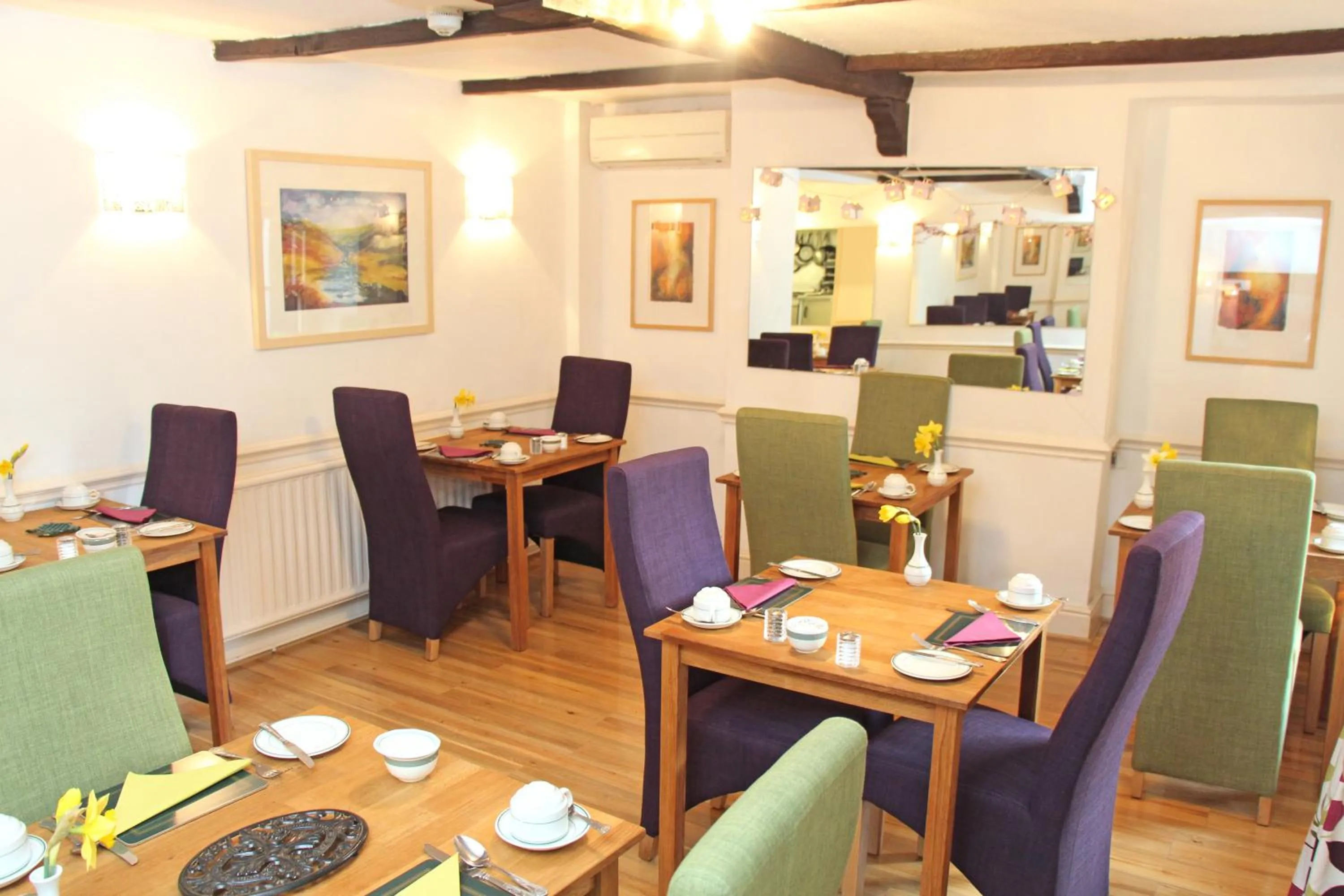 Restaurant/places to eat in St John's Lodge Guest House incl off-site leisure club