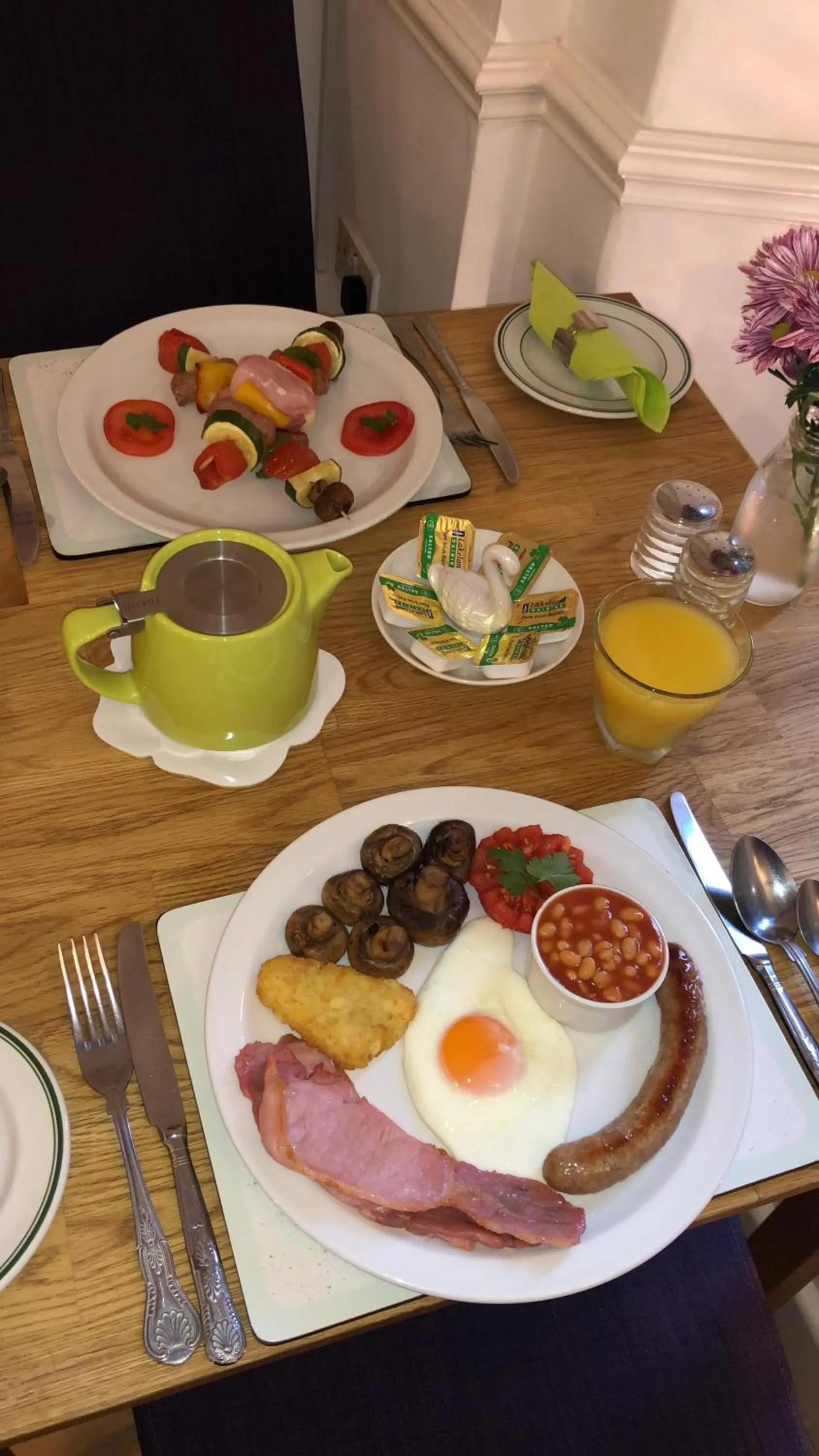 English/Irish breakfast in St John's Lodge Guest House incl off-site leisure club