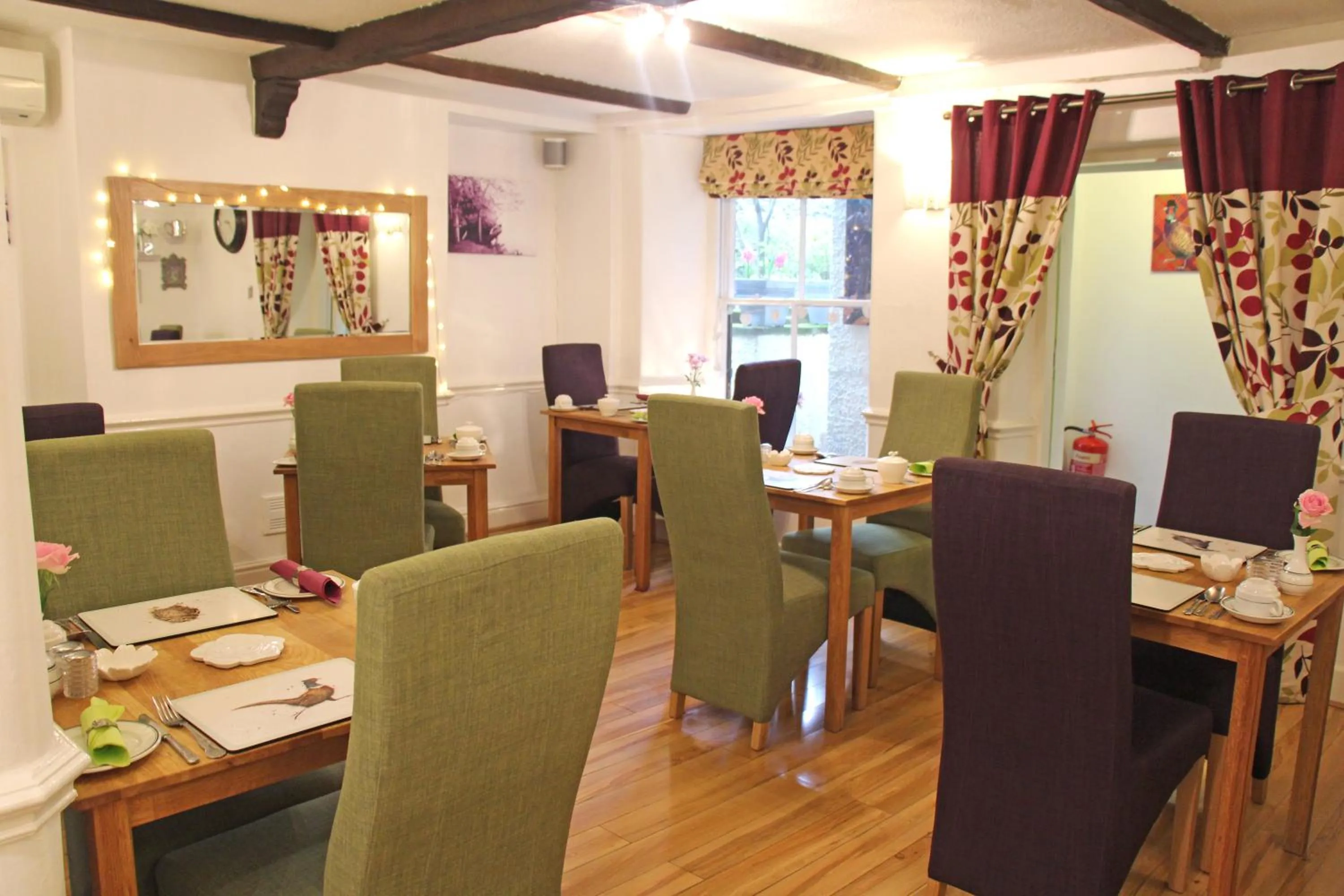 Restaurant/places to eat in St John's Lodge Guest House incl off-site leisure club