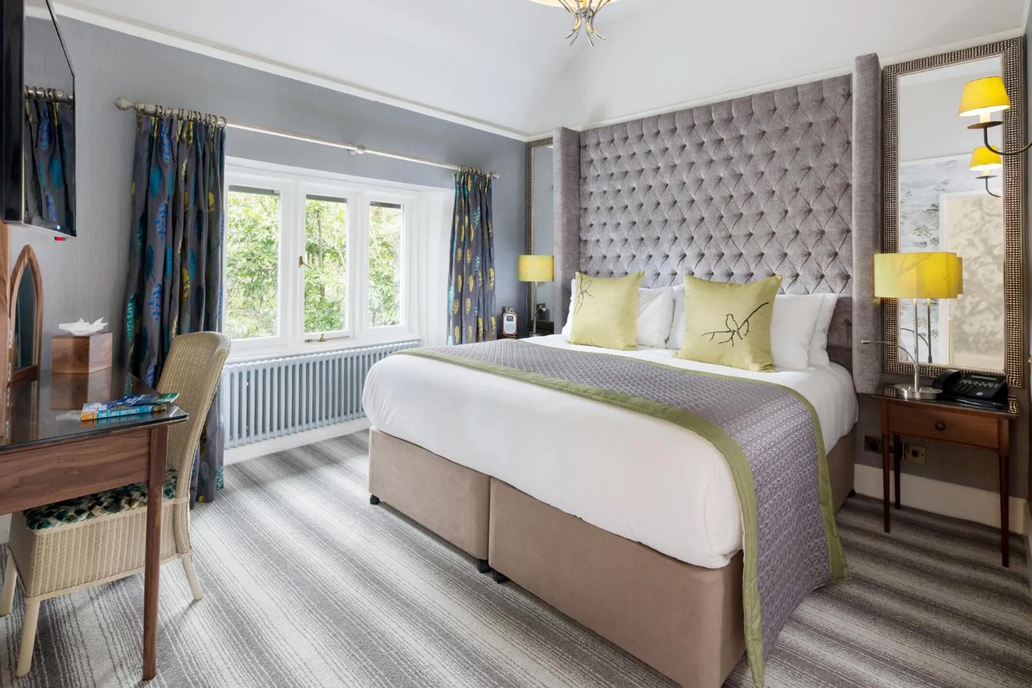 Bedroom, Bed in Cedar Manor