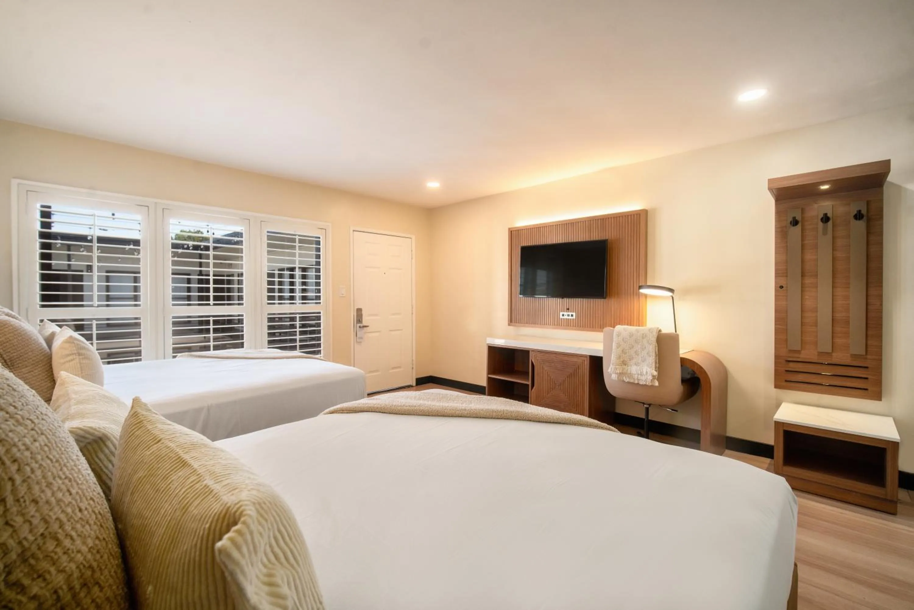 Bedroom, Bed in LYFE INN & SUITES by AGA - Beverly Hills