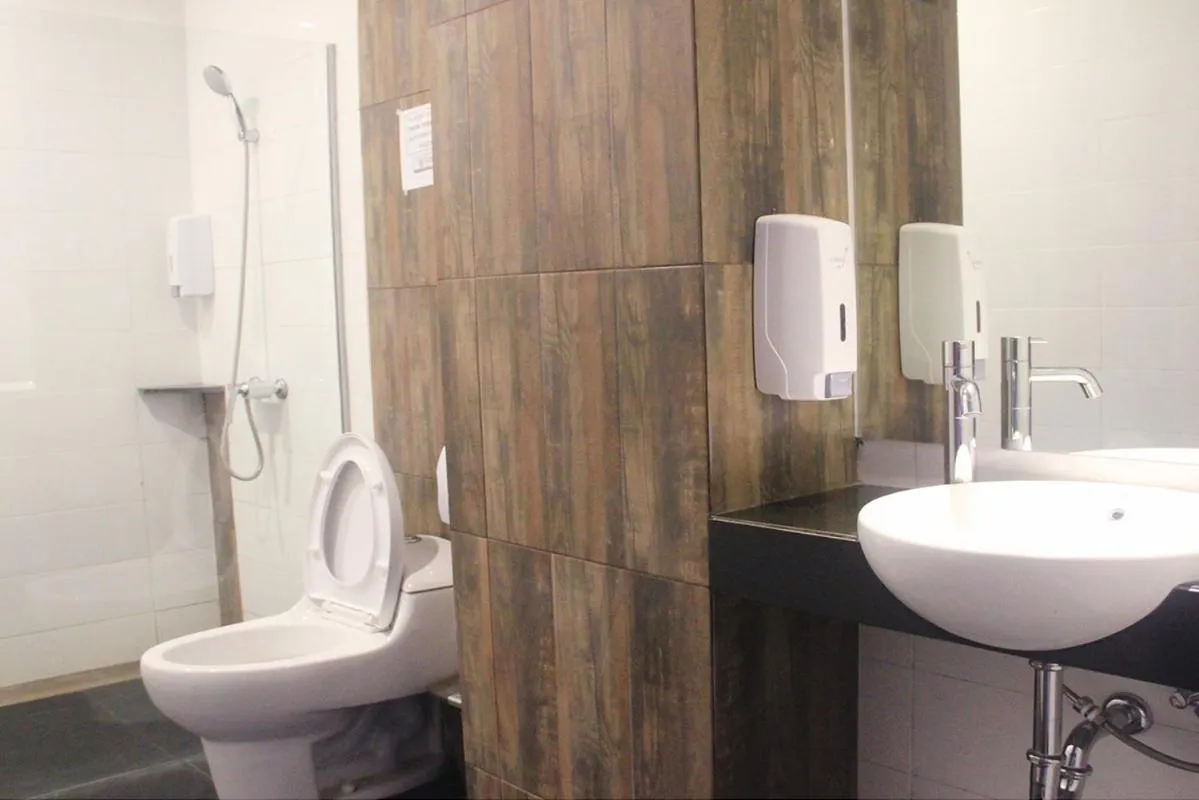 Shower in My Studio Hotel Losari Makassar