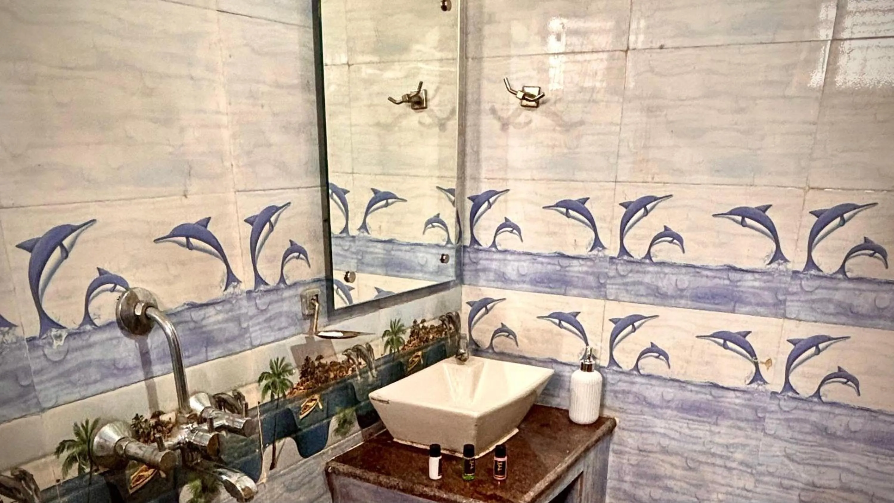 Bathroom in Dee Dash Inn