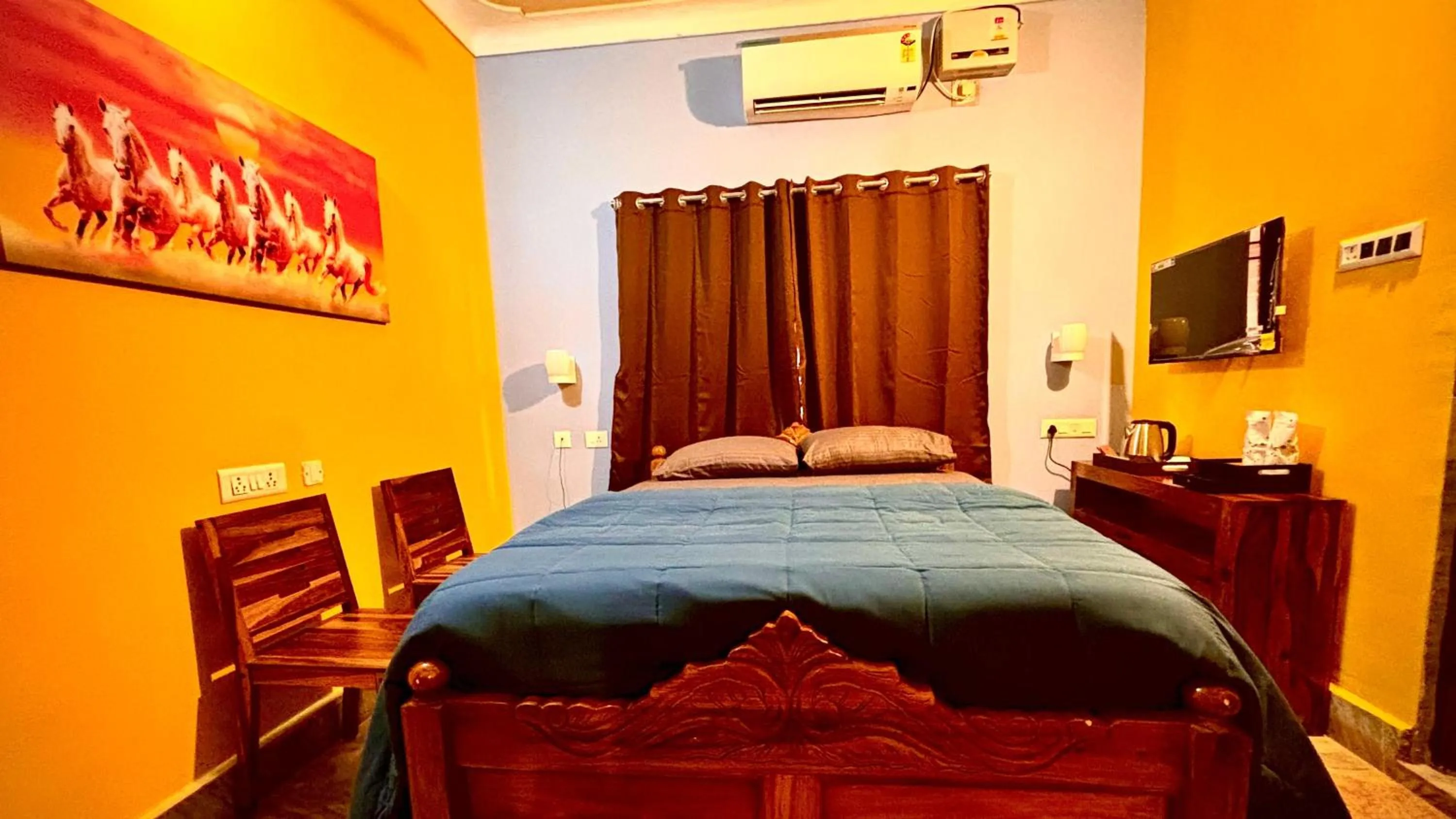 Bedroom, Bed in Dee Dash Inn