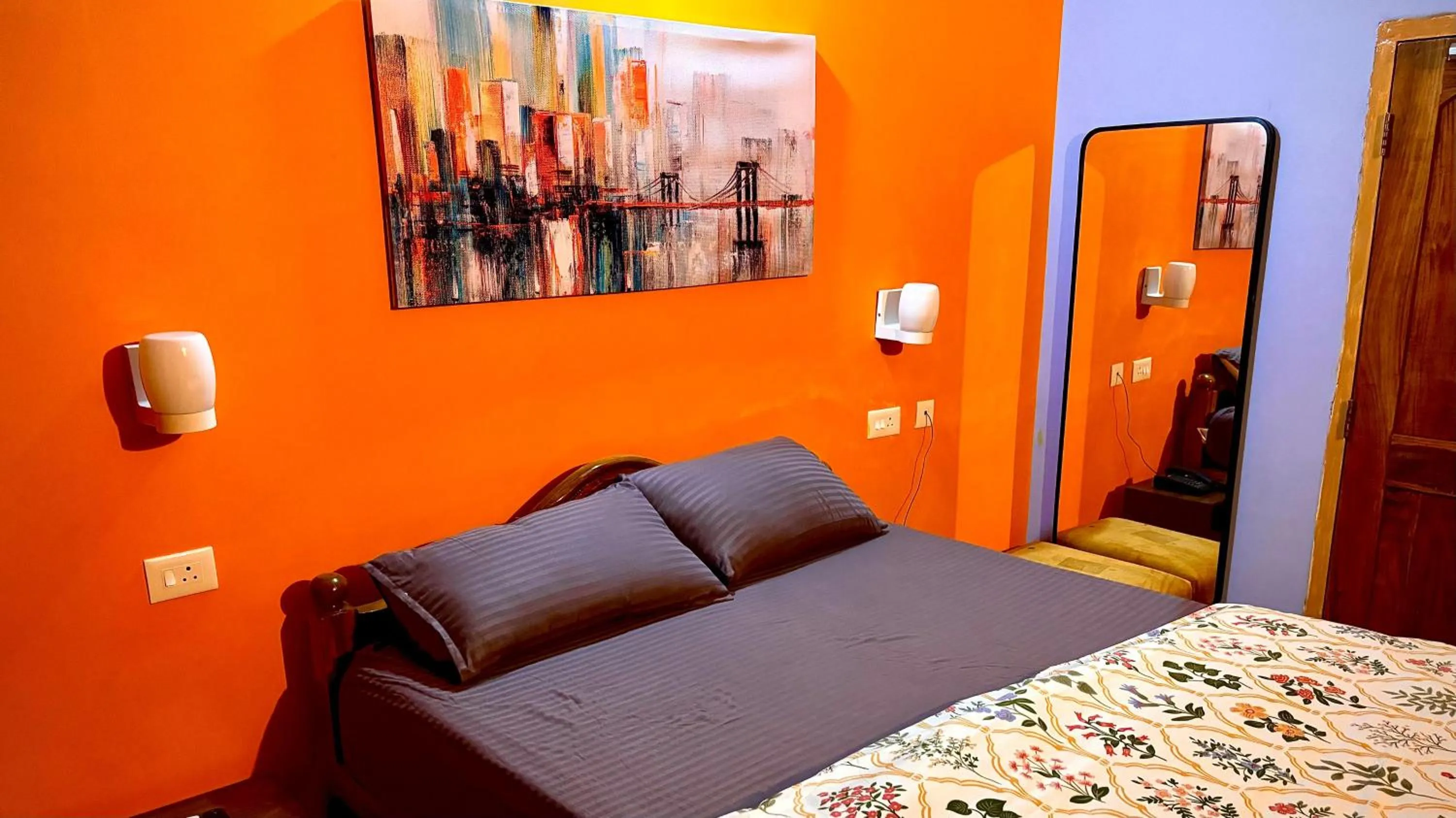 Bedroom, Bed in Dee Dash Inn