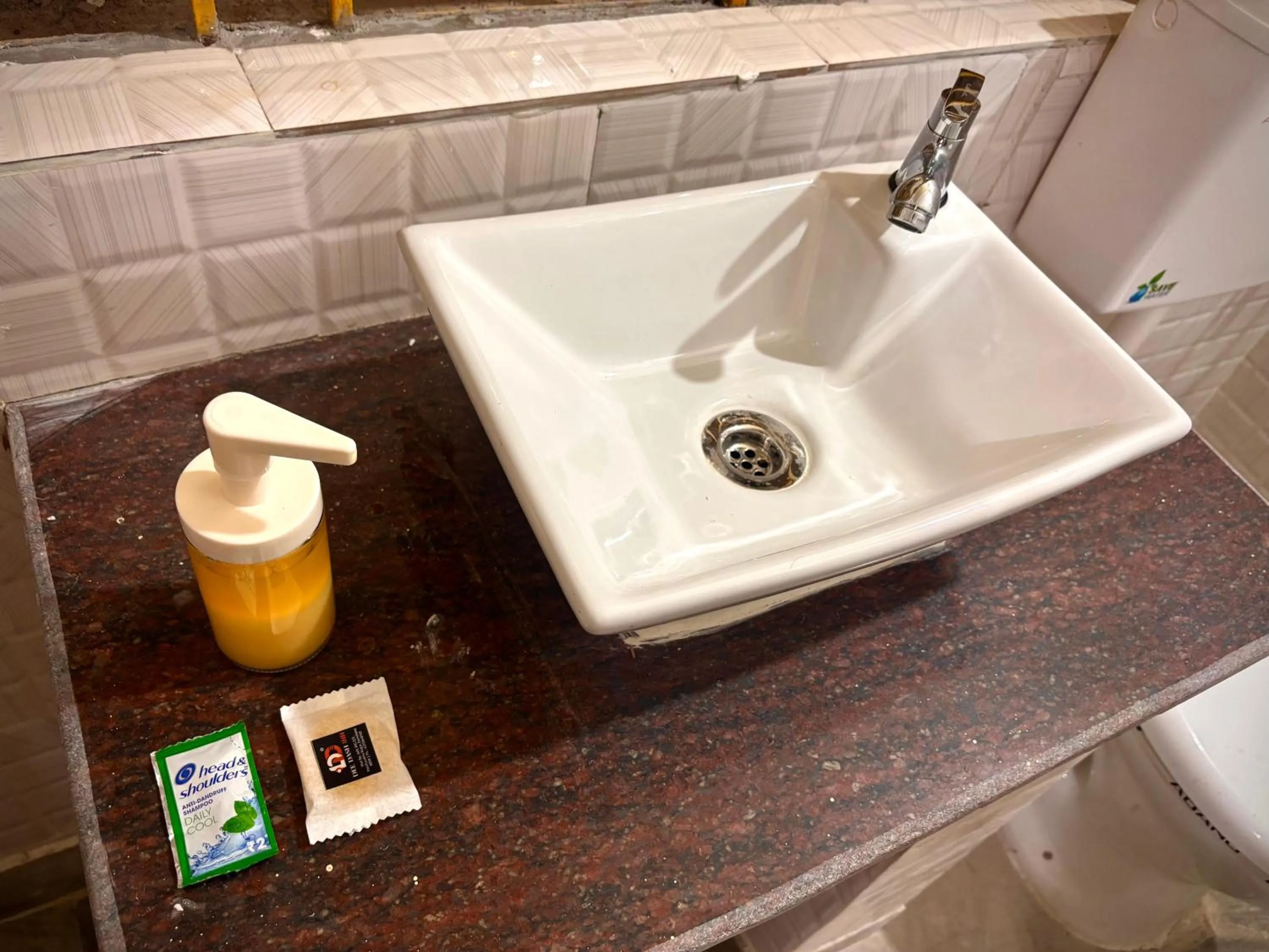 Bathroom in Dee Dash Inn