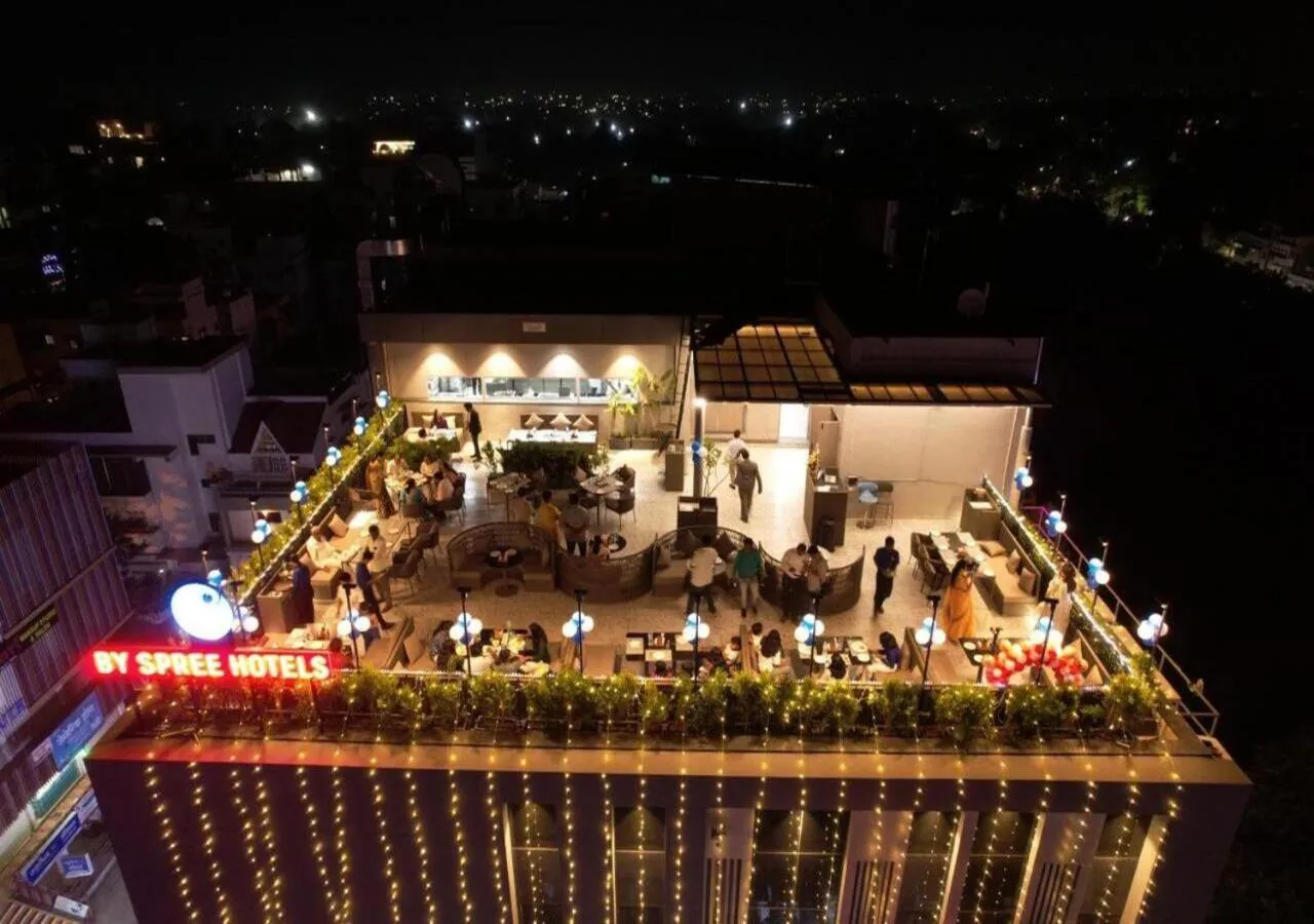 Restaurant/places to eat in Zip By Spree Hotels Nanded