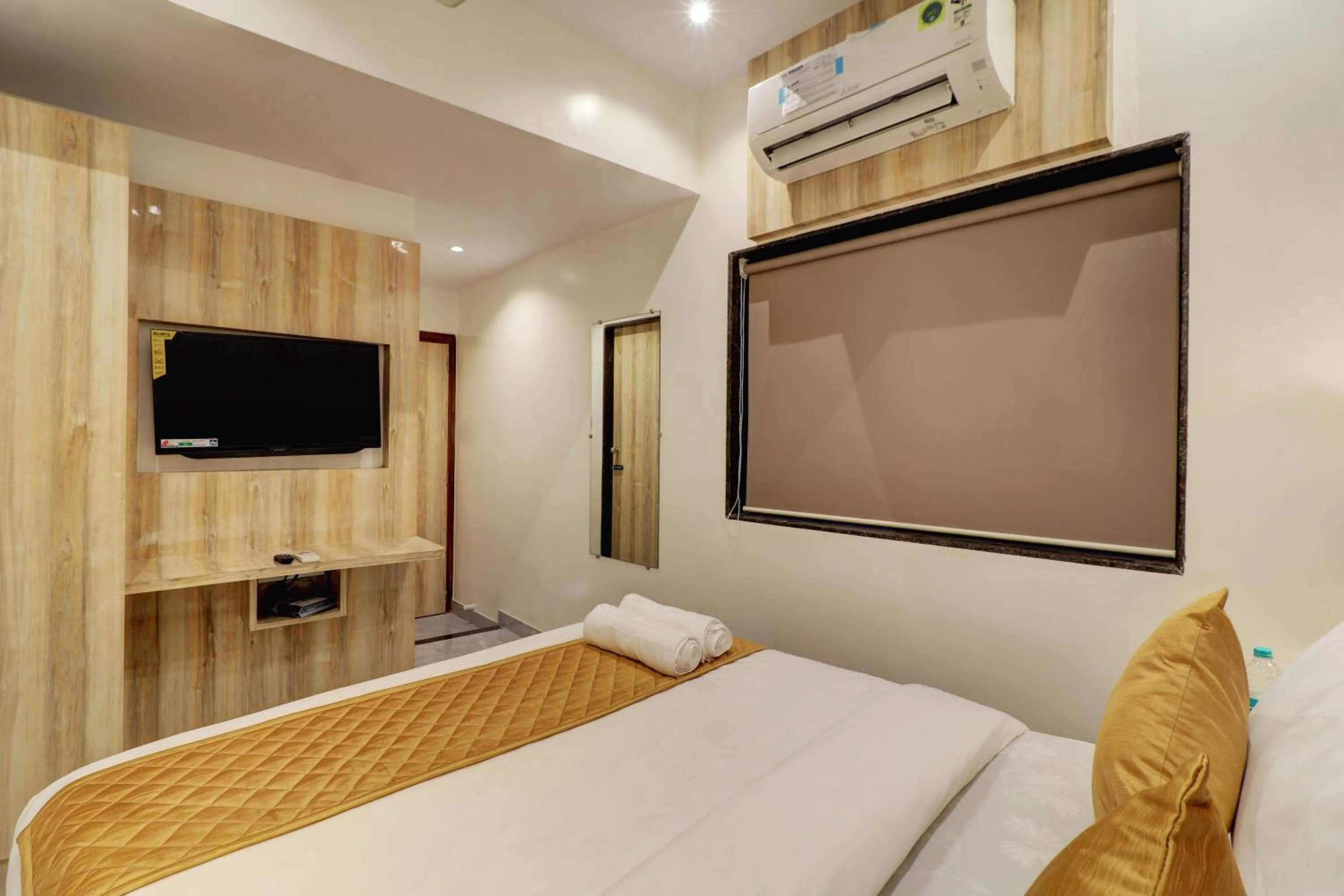 TV and multimedia, Bed in Hotel Enigma Inn