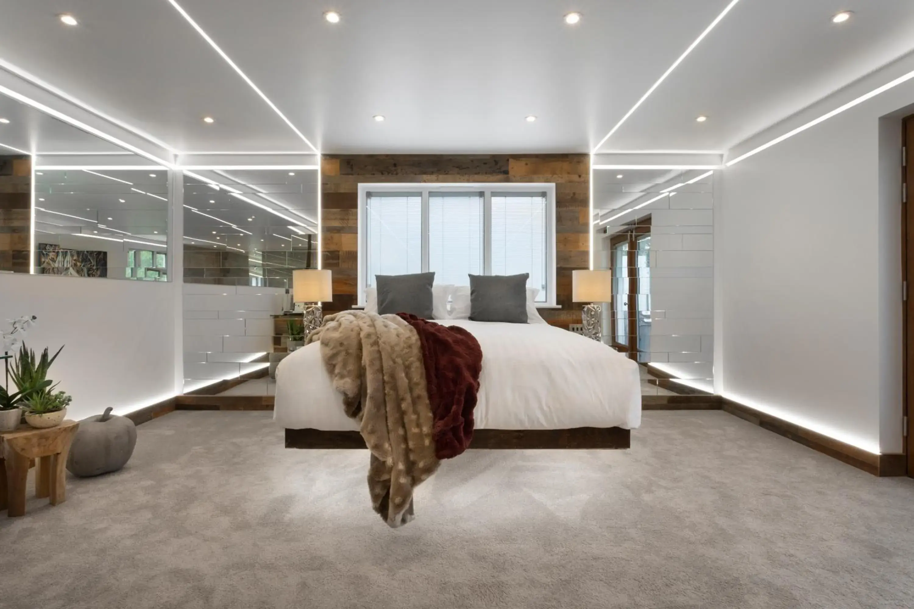 King Suite with Balcony in Aphrodites Group - Luxury Hot Tub Suites in Central Lake District! King Suite with Balcony in Aphrodites Group - Luxury Hot Tub Suites in Central Lake District!