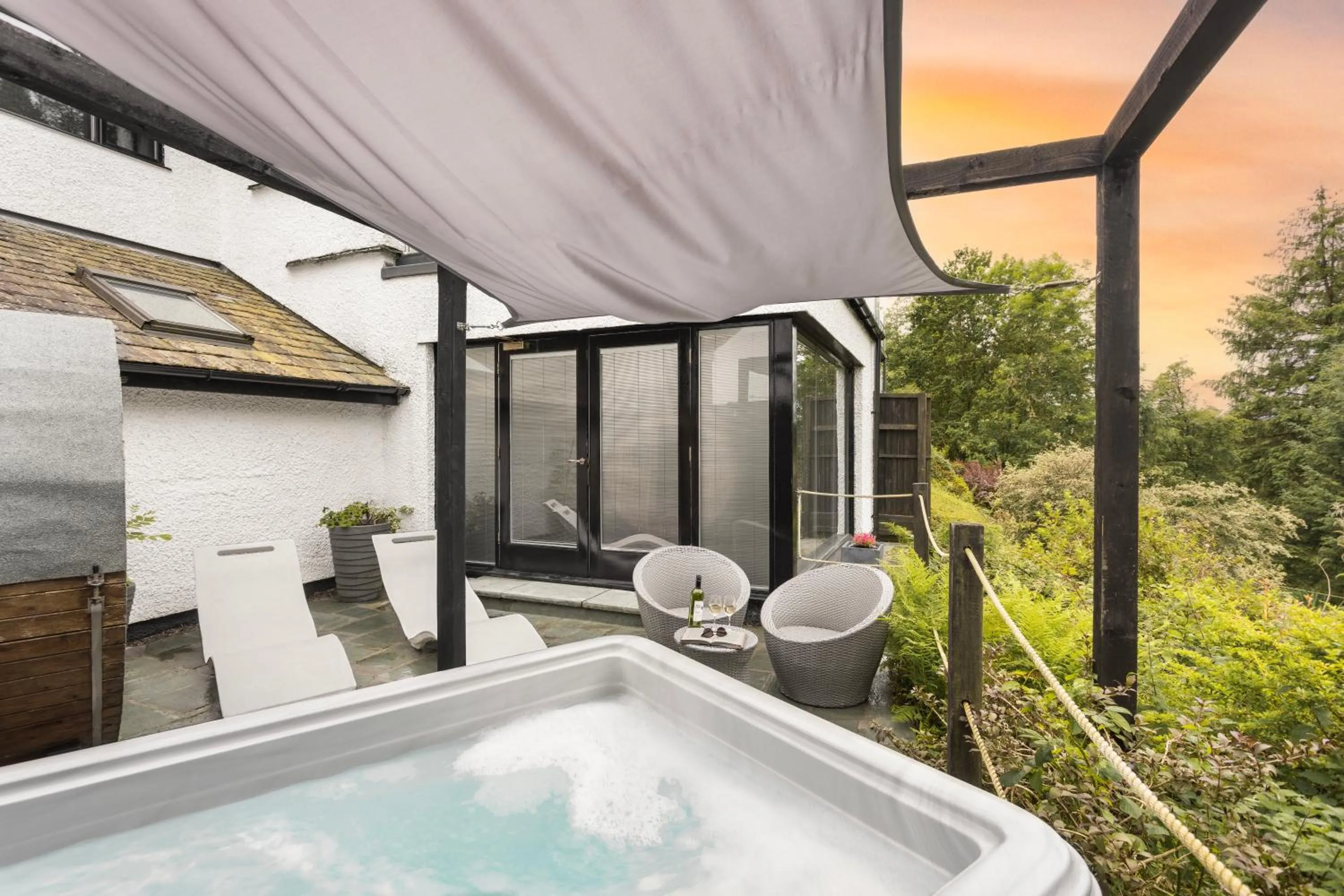 Aphrodites Group - Luxury Hot Tub Suites in Central Lake District!