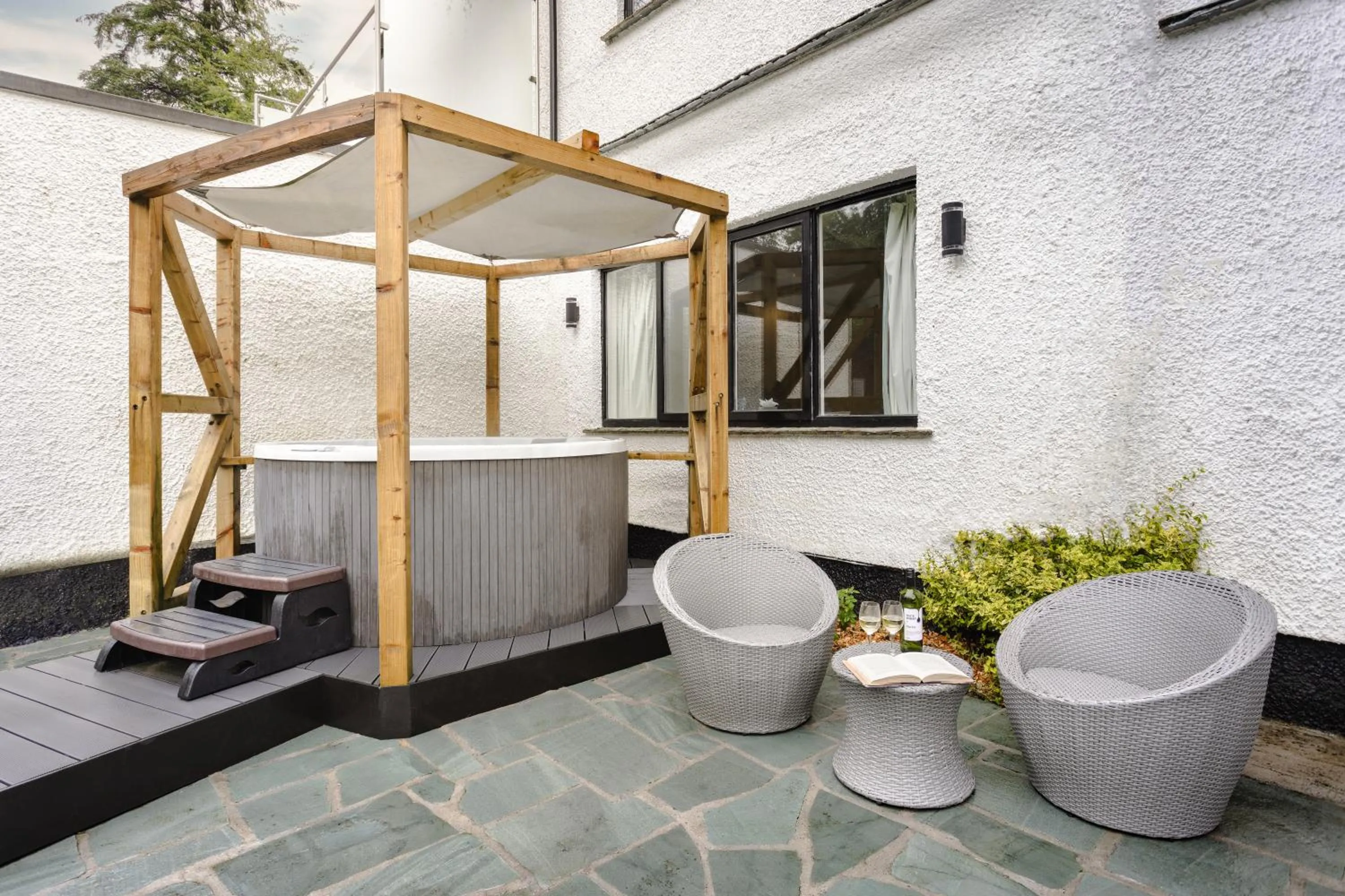 Aphrodites Group - Luxury Hot Tub Suites in Central Lake District!