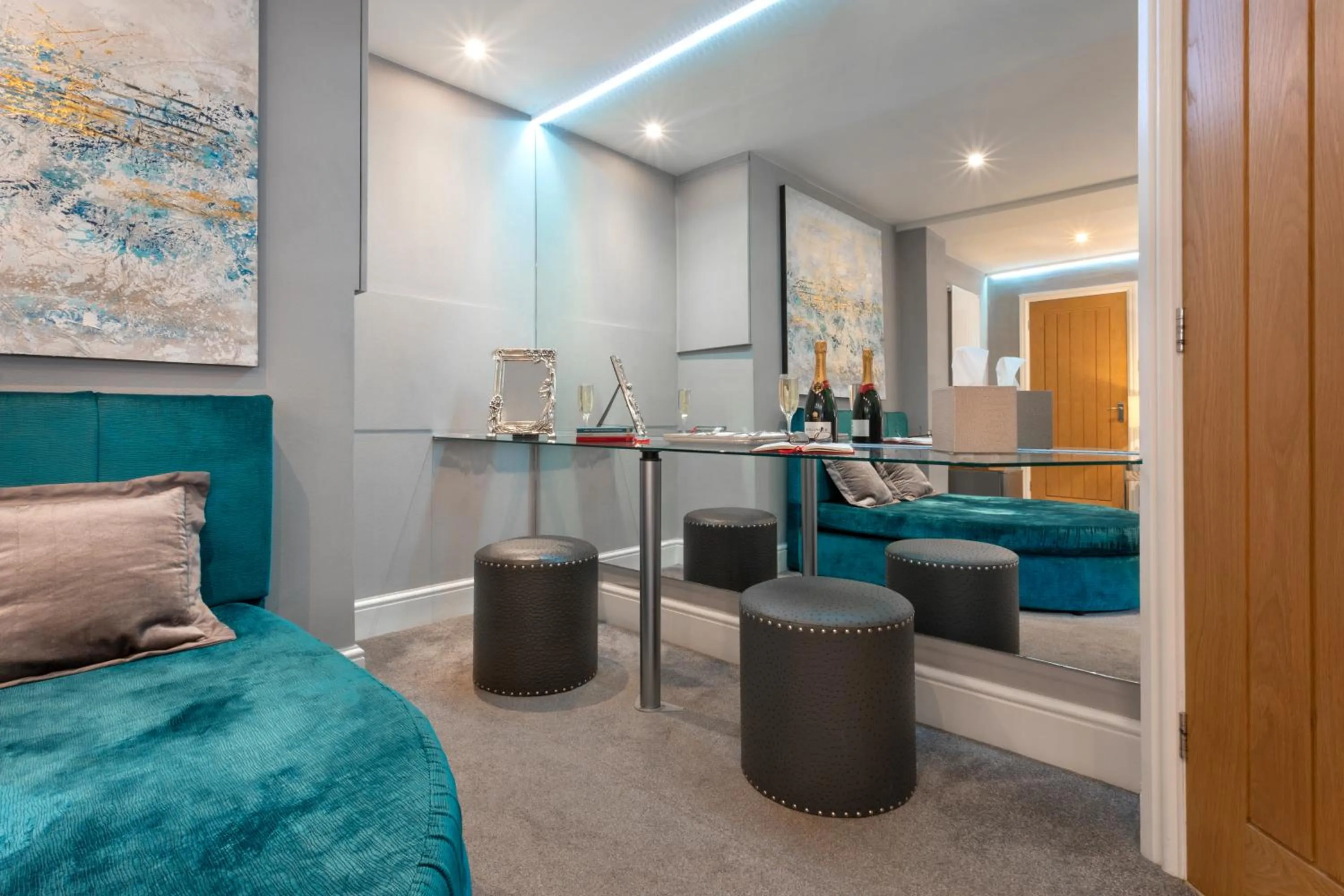 Aphrodites Group - Luxury Hot Tub Suites in Central Lake District!