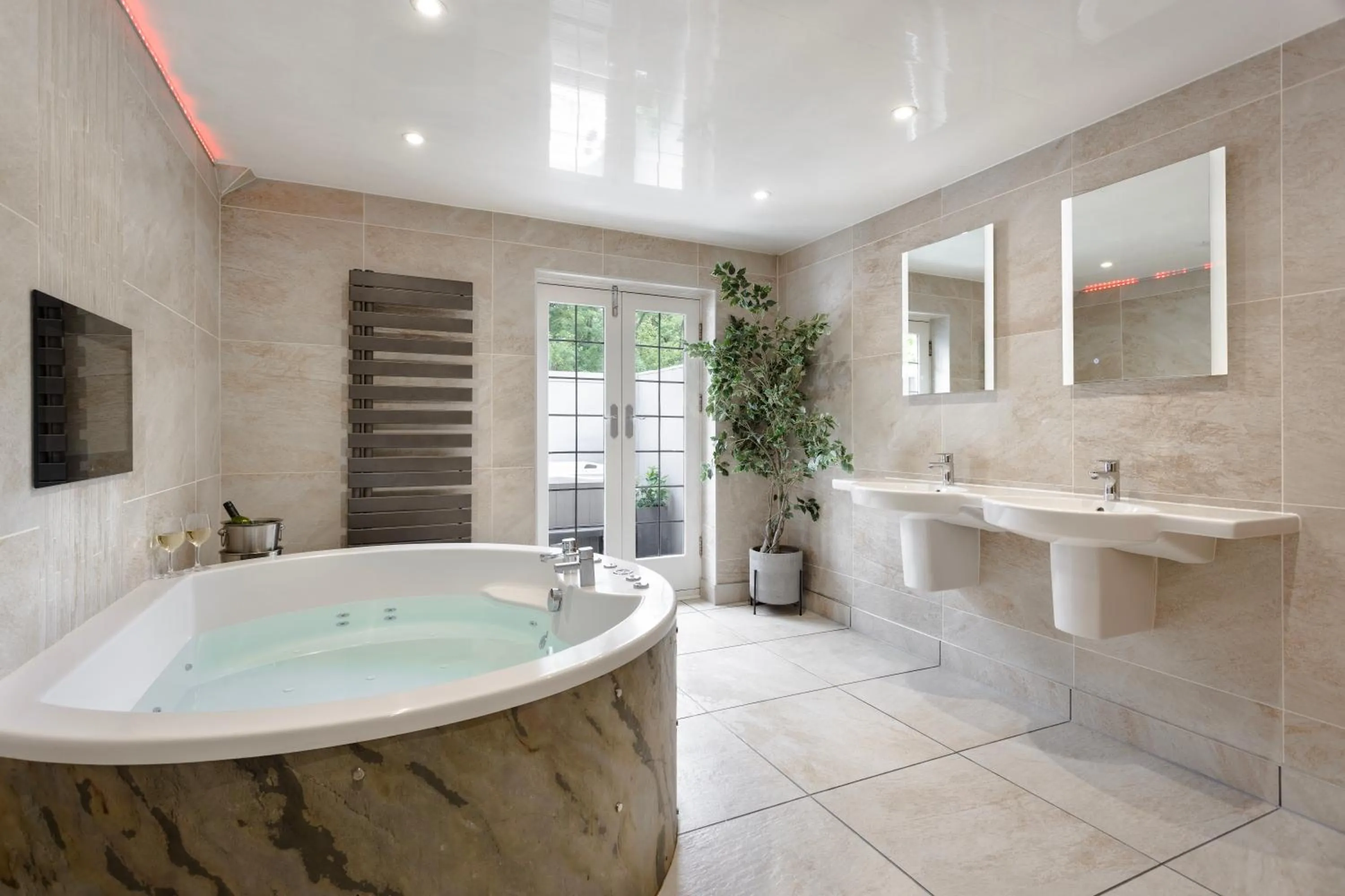 Aphrodites Group - Luxury Hot Tub Suites in Central Lake District!