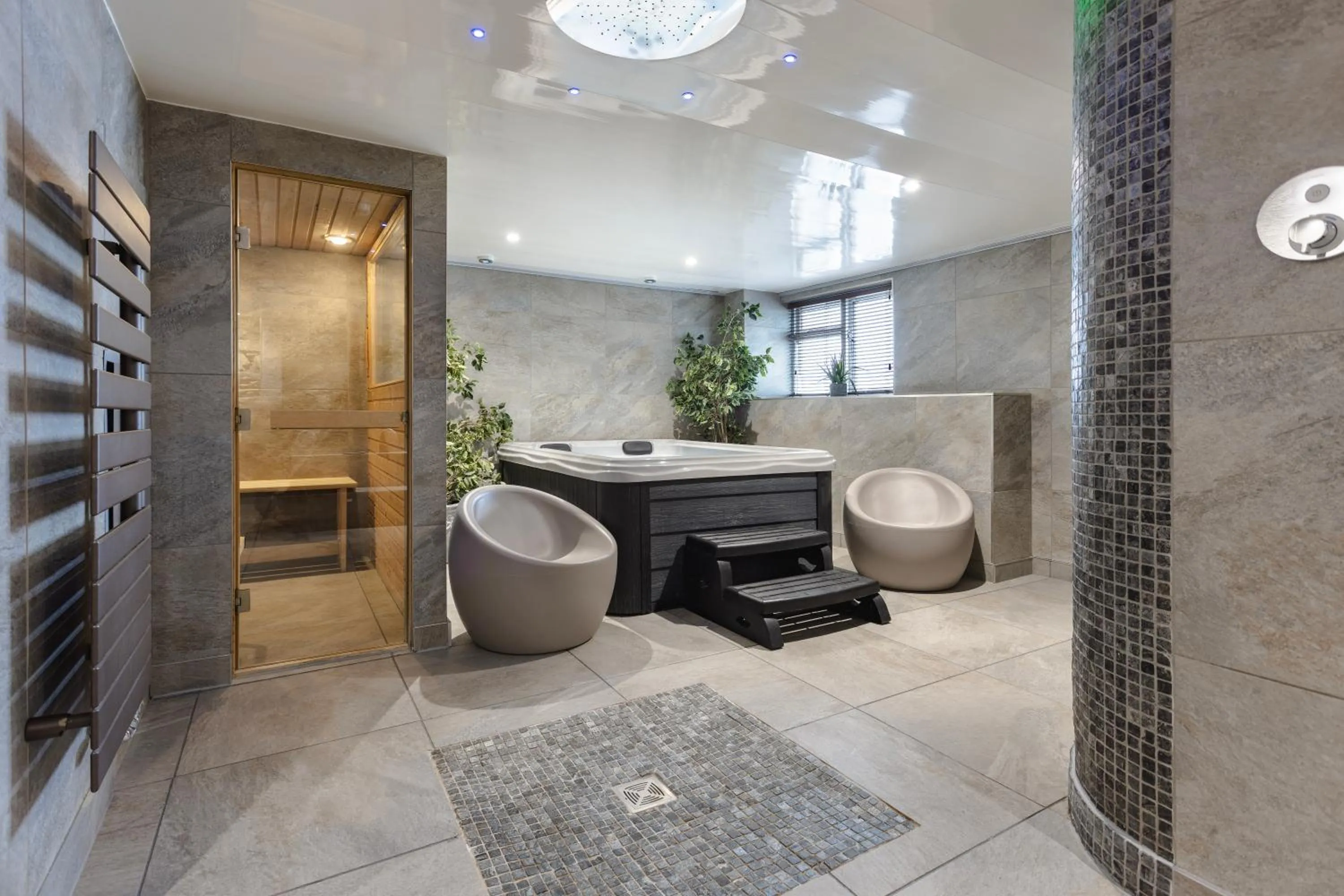 Aphrodites Group - Luxury Hot Tub Suites in Central Lake District!