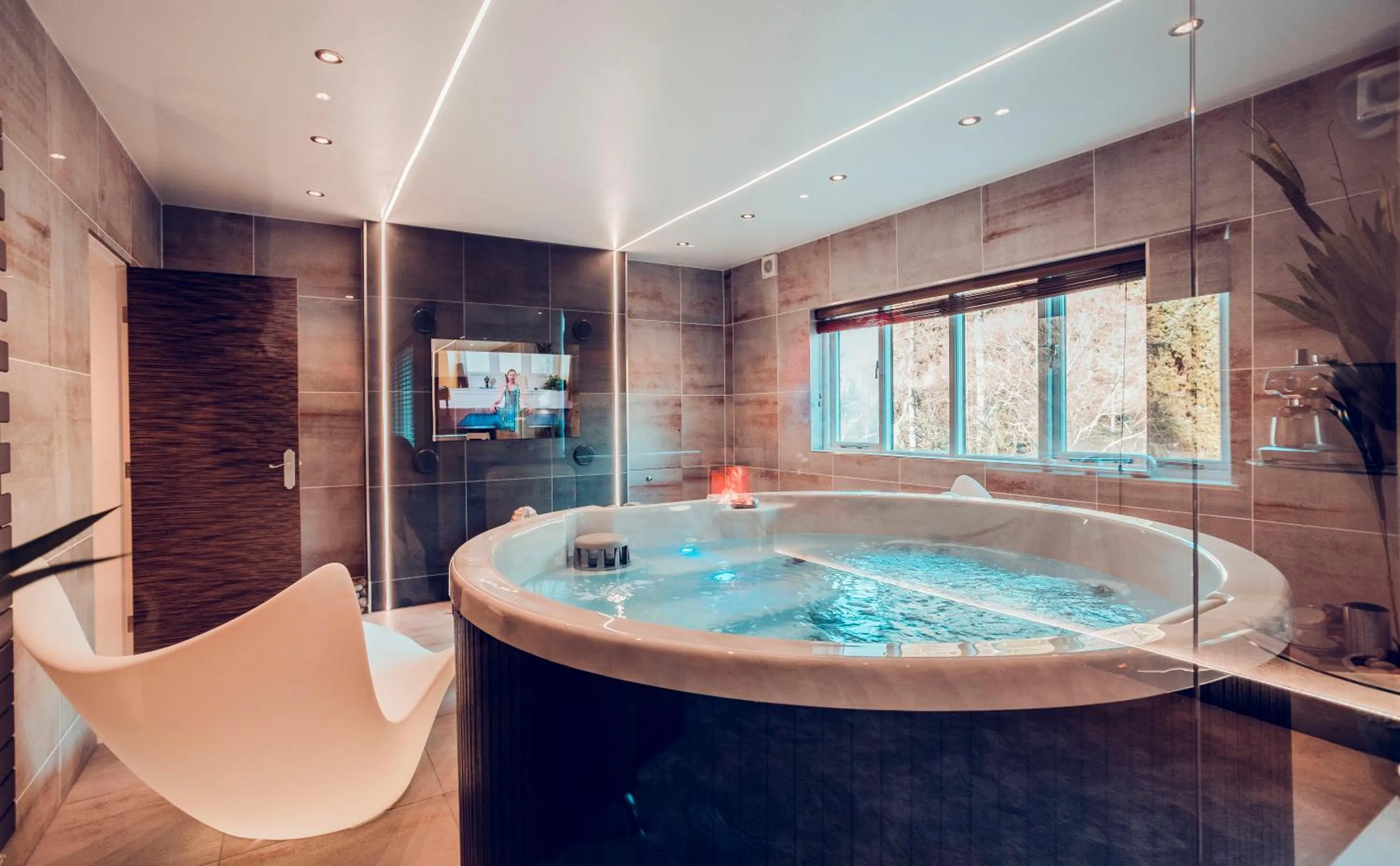 Hot Tub in Aphrodites Group - Luxury Hot Tub Suites in Central Lake District!