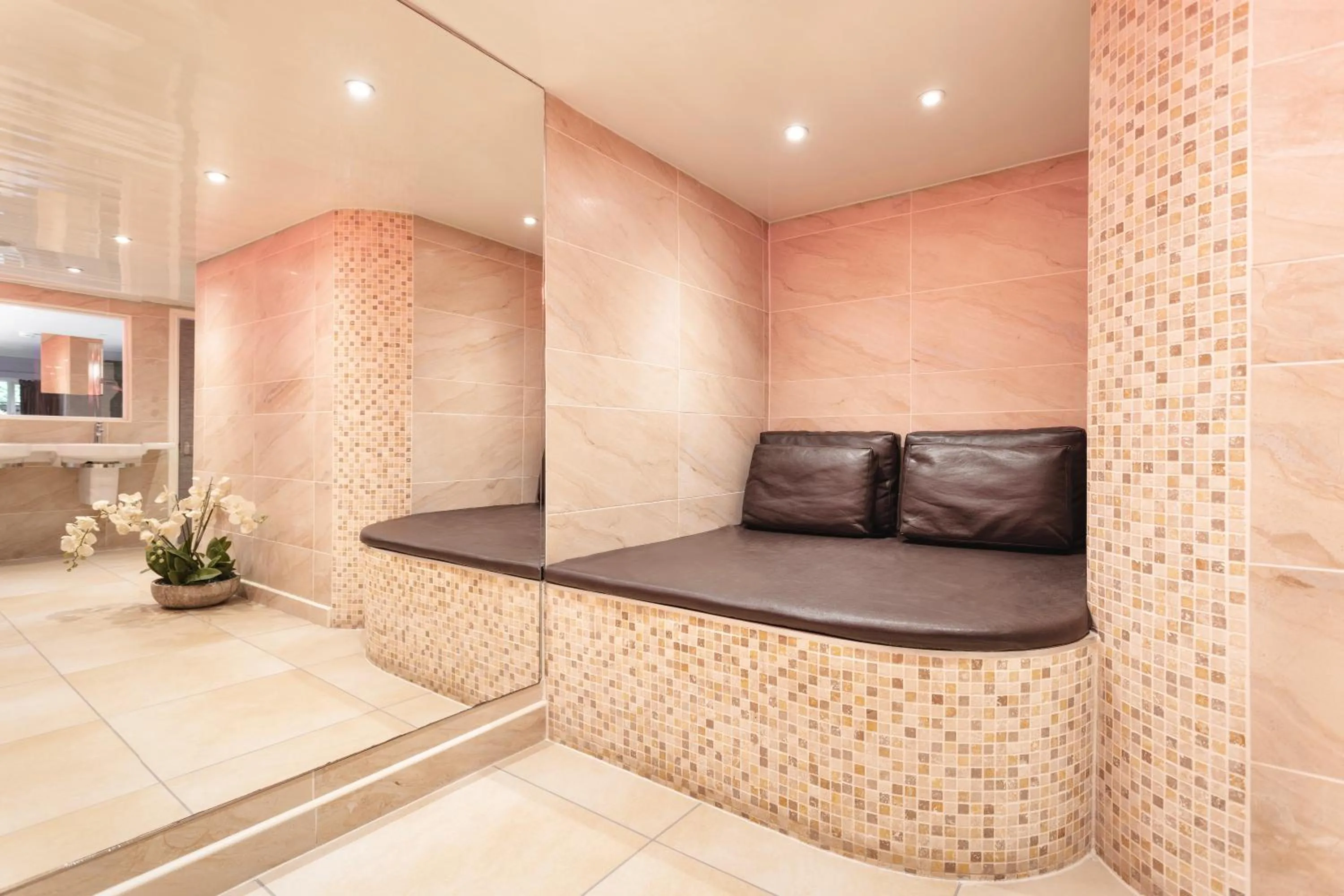 Aphrodites Group - Luxury Hot Tub Suites in Central Lake District!