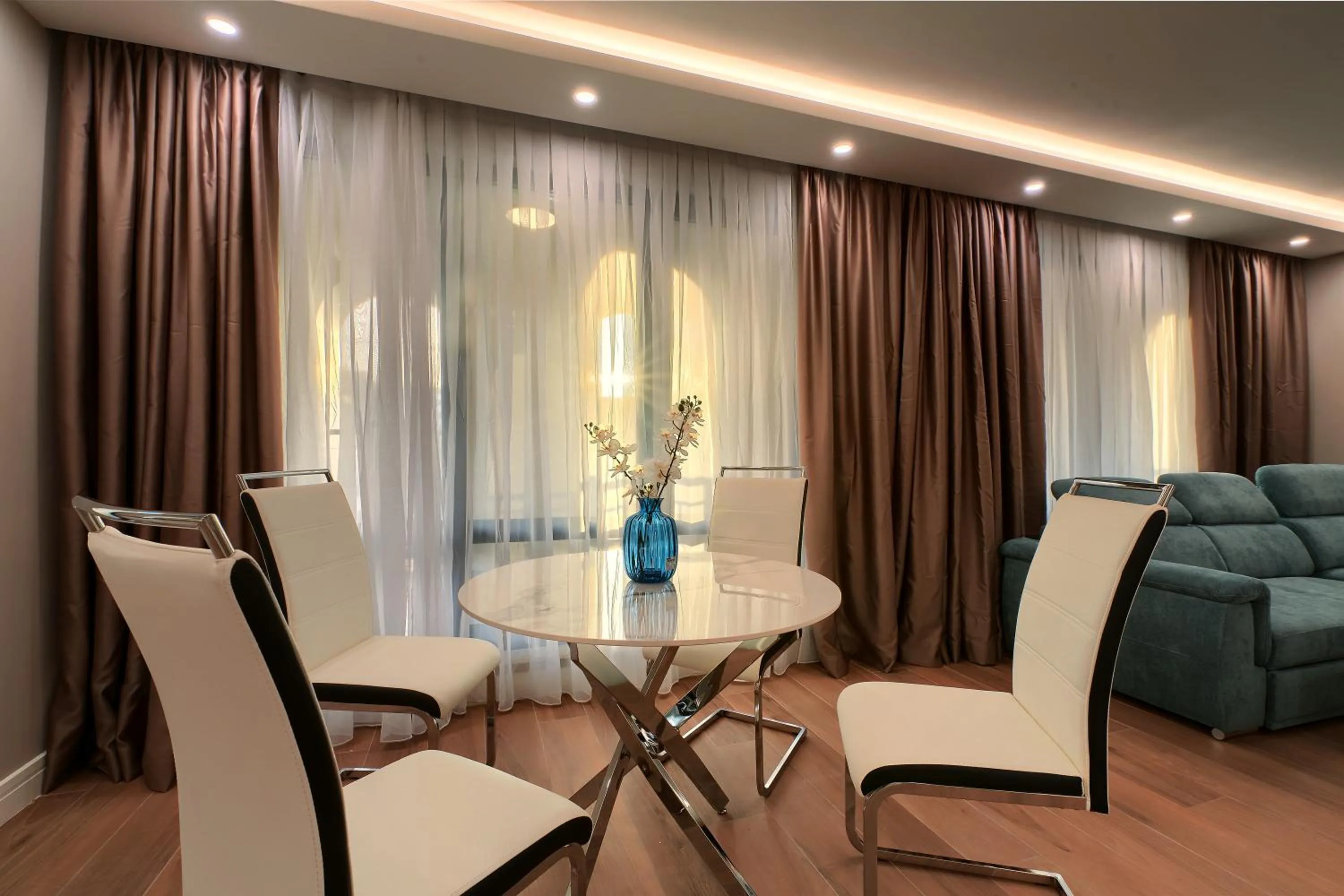 Kitchen or kitchenette in Aurora Sofia