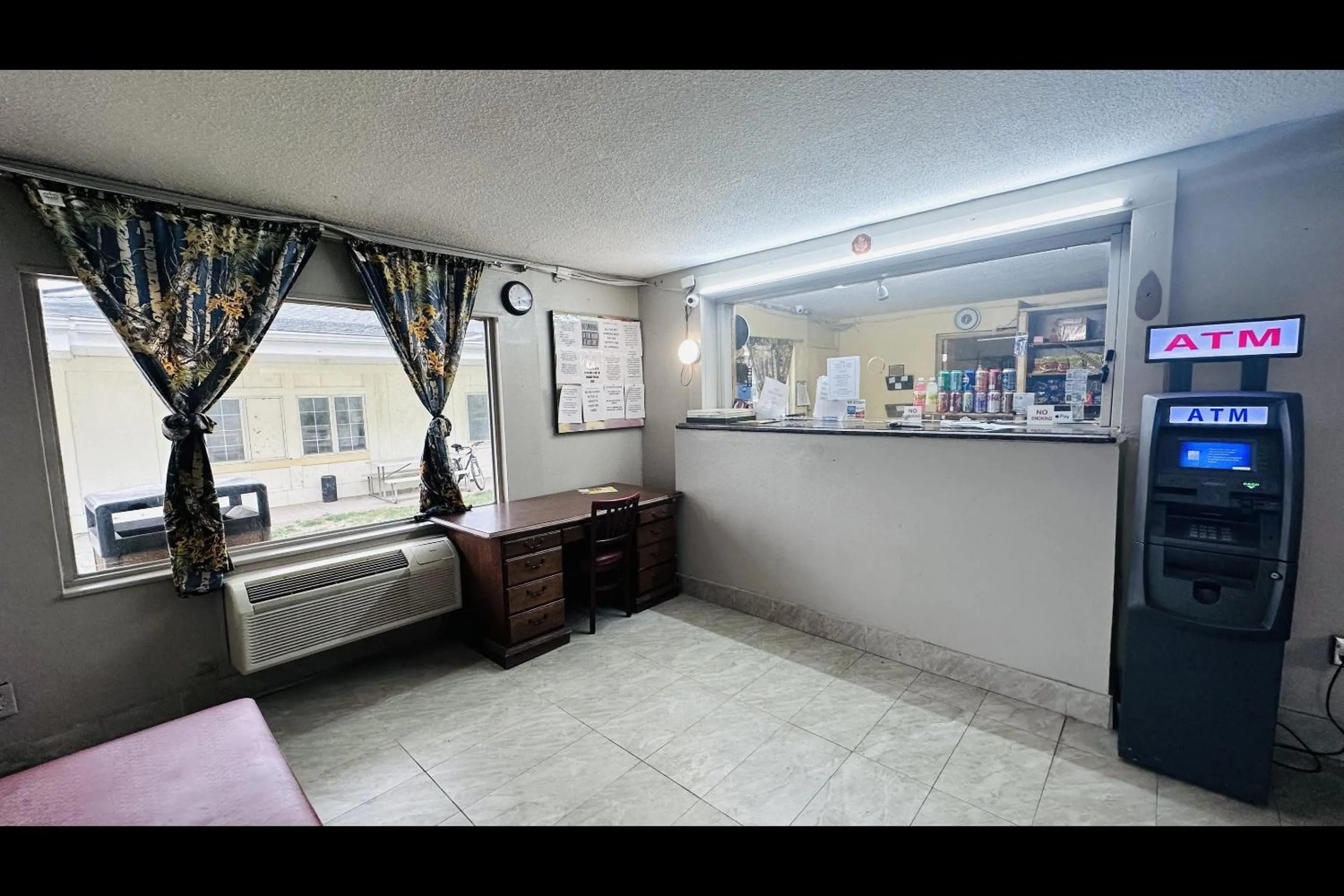 Lobby or reception in Hallmark Inn By OYO Fort Wayne