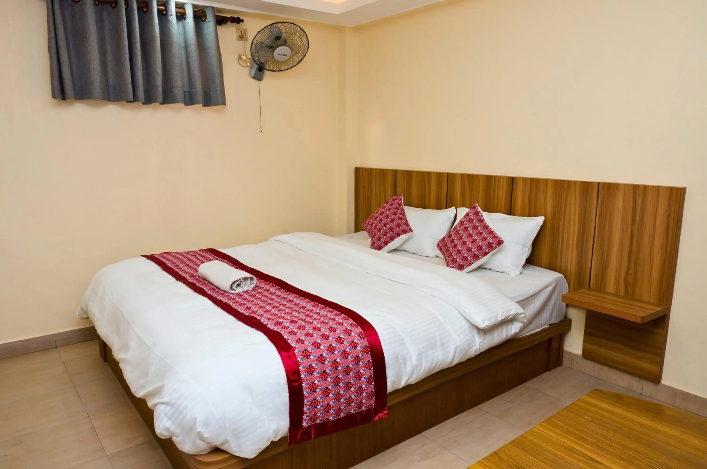 Bedroom, Bed in Rightway Hotel & Restaurant