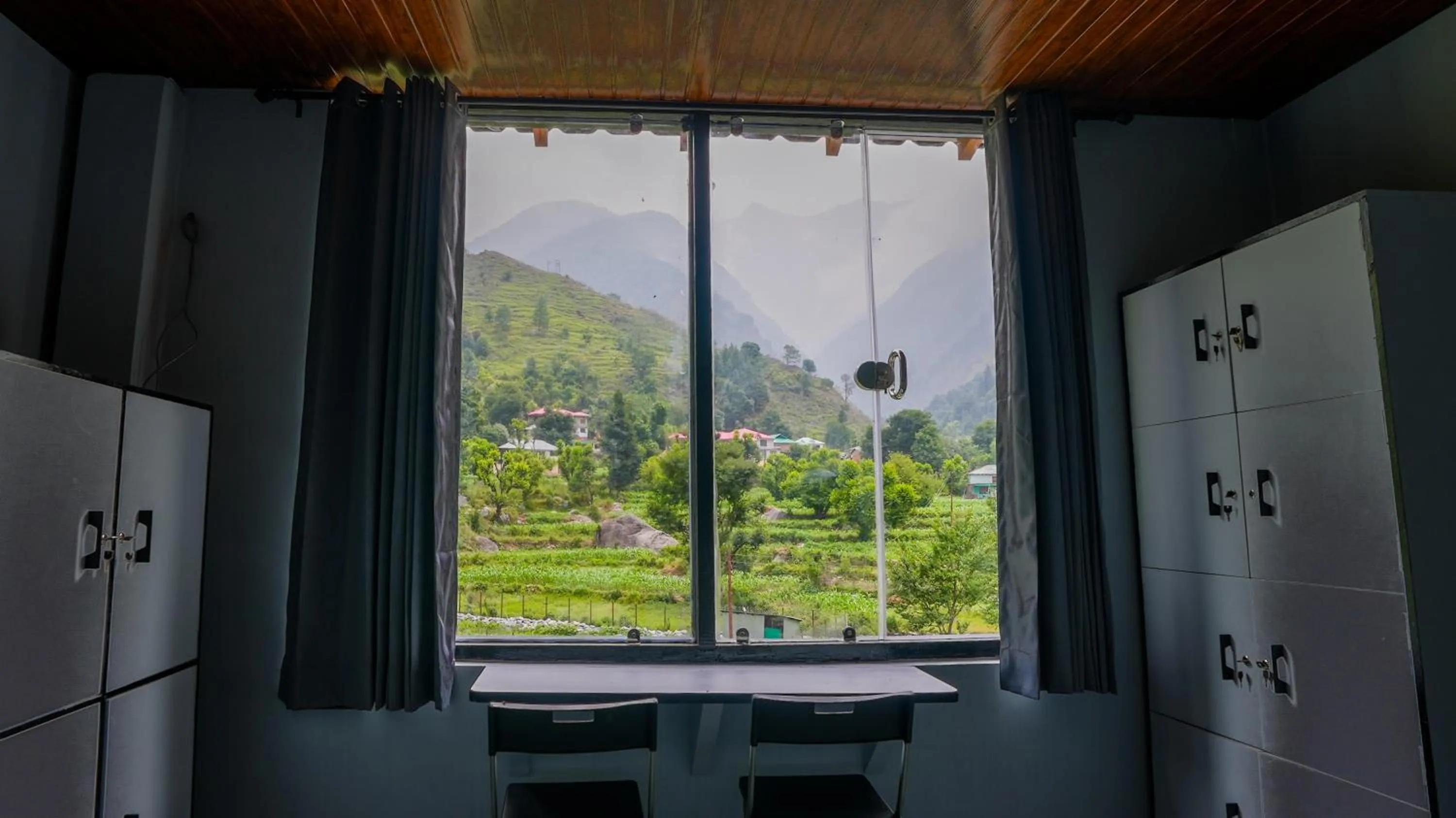 Natural landscape in Sort By Stays, Kareri