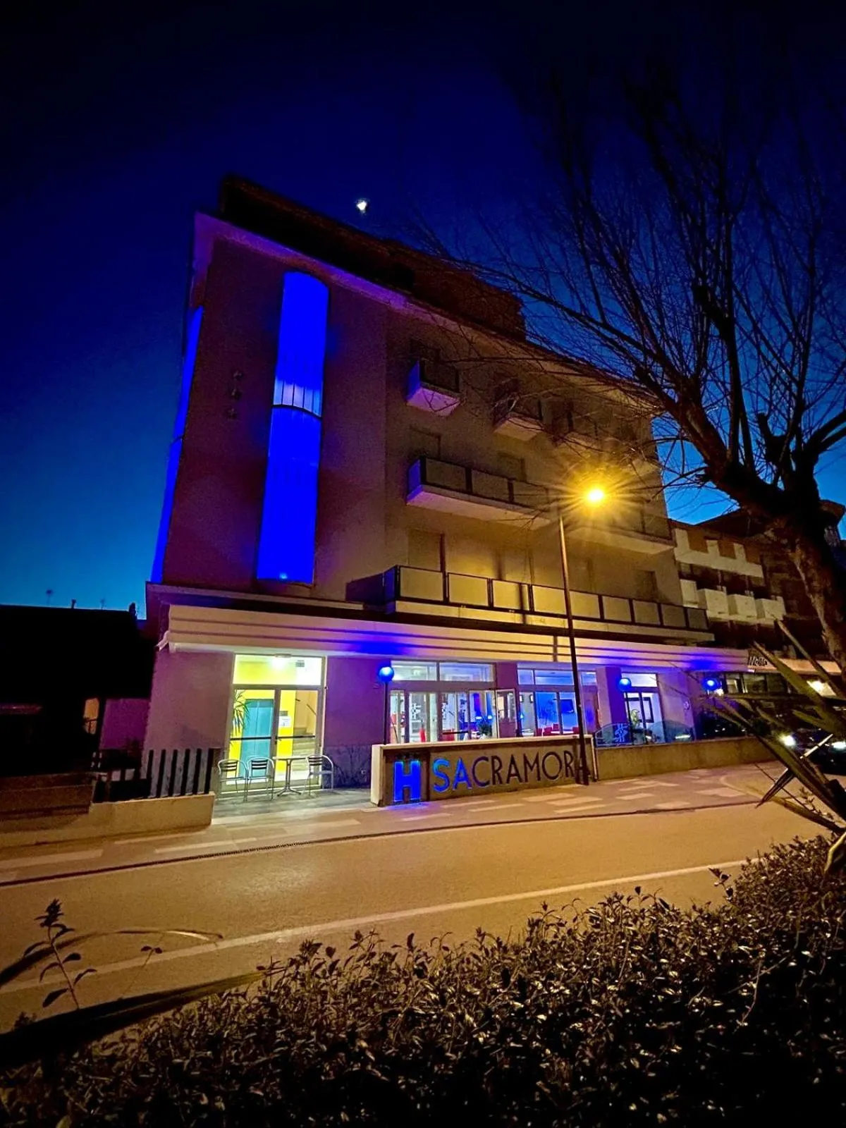 Property building in Hotel Sacramora