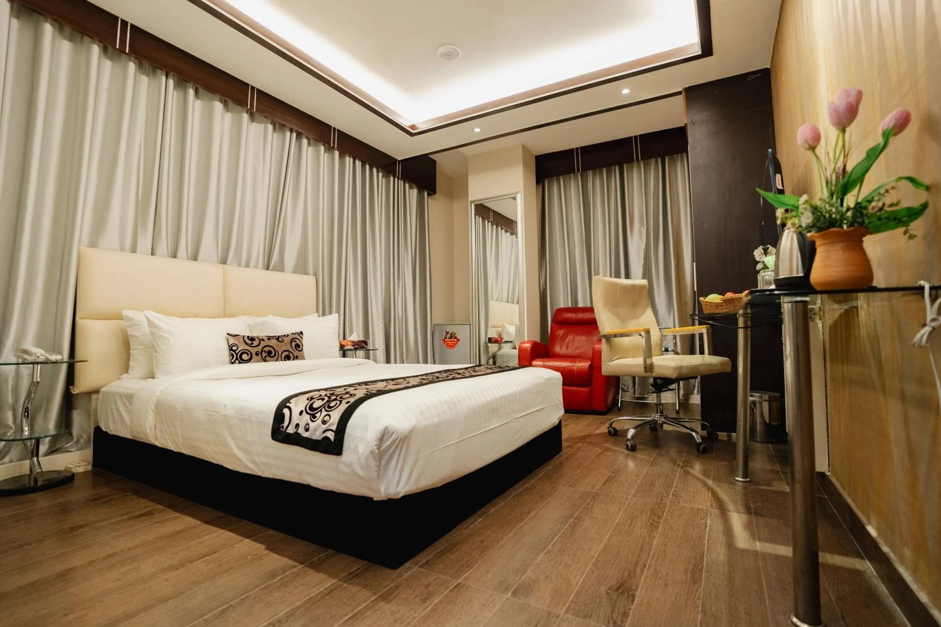 Toilet, Bed in Royal Residence Dhaka