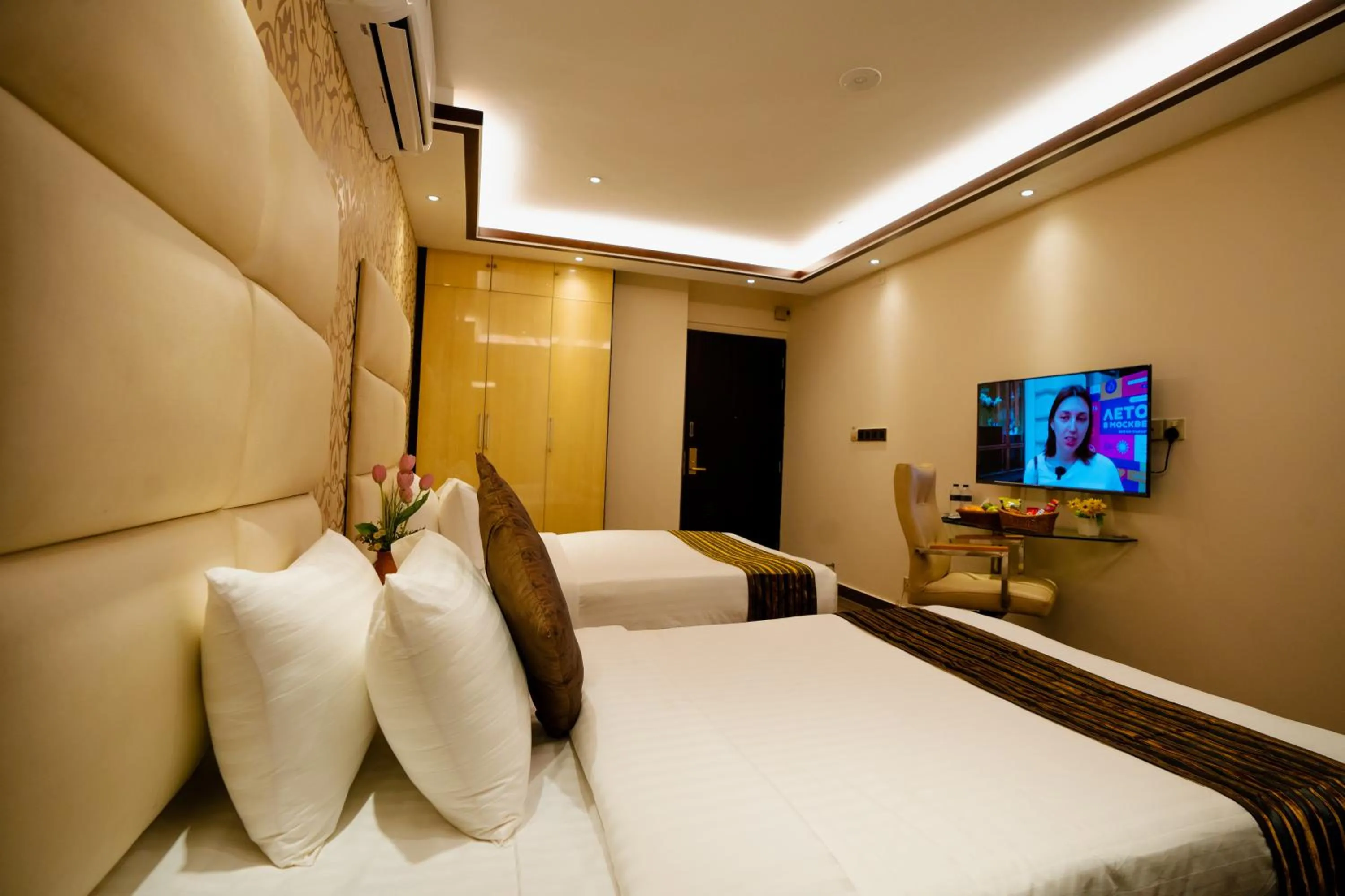 Property building, Bed in Royal Residence Dhaka