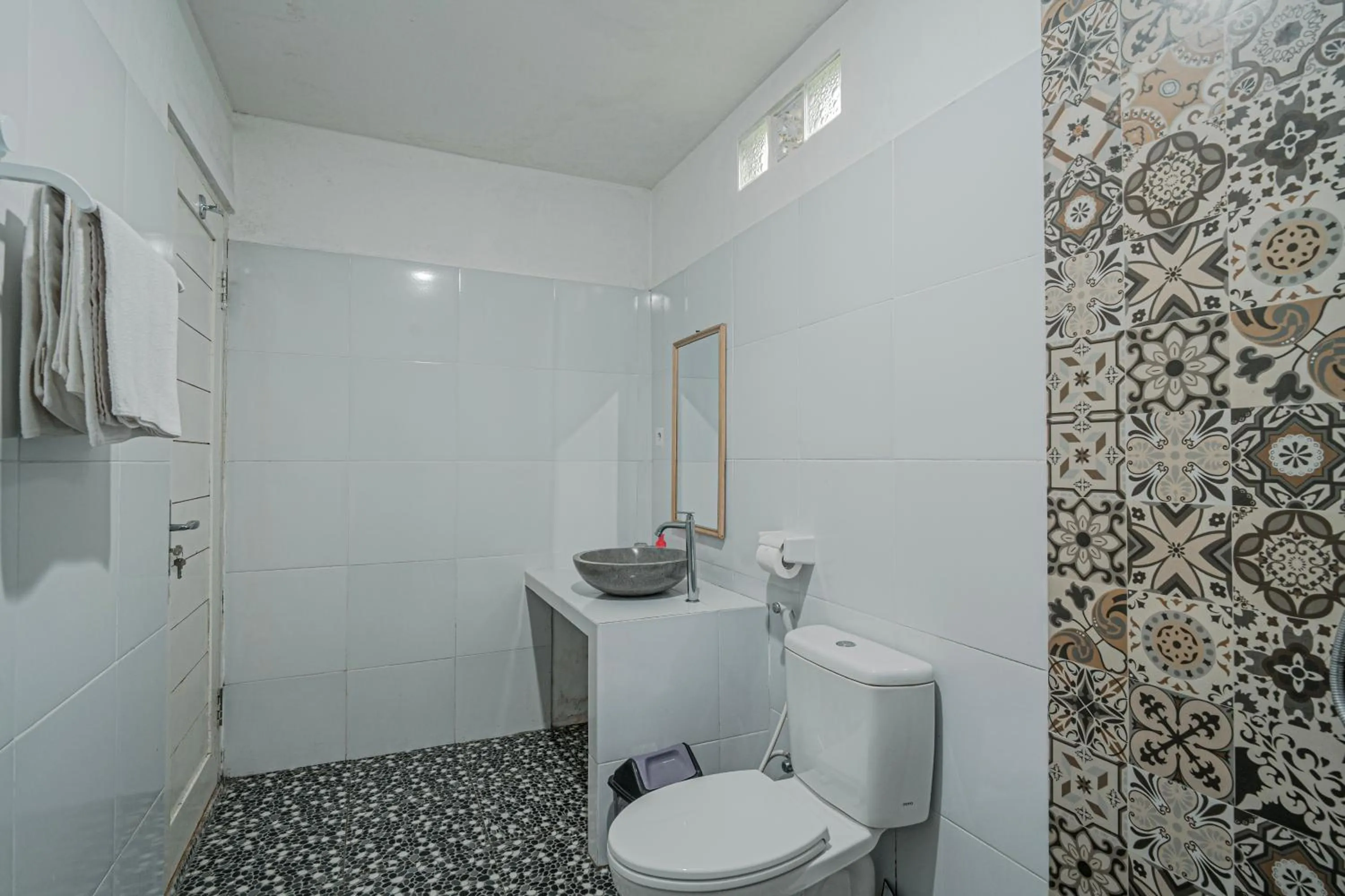 Toilet in Jatiluwih Santya Loka Lodge & Twin Waterfall Managed by Manara