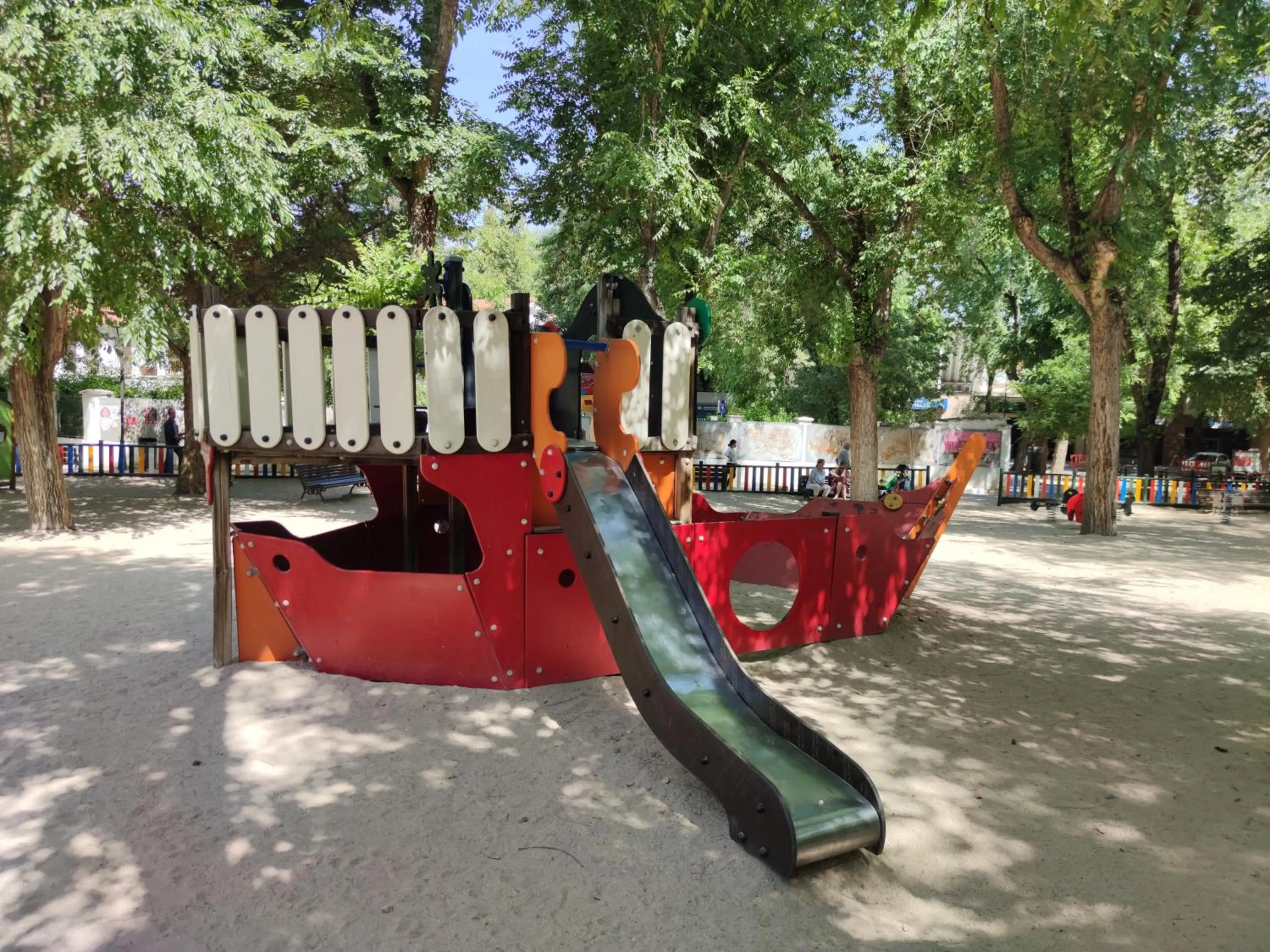 Children play ground in FamilyHostelPinto