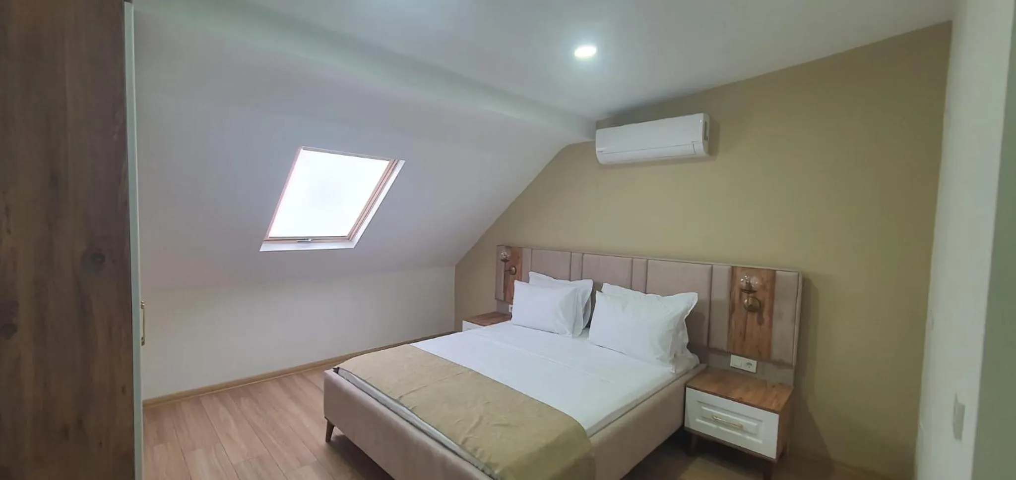 Bed in Petra Port Hotel