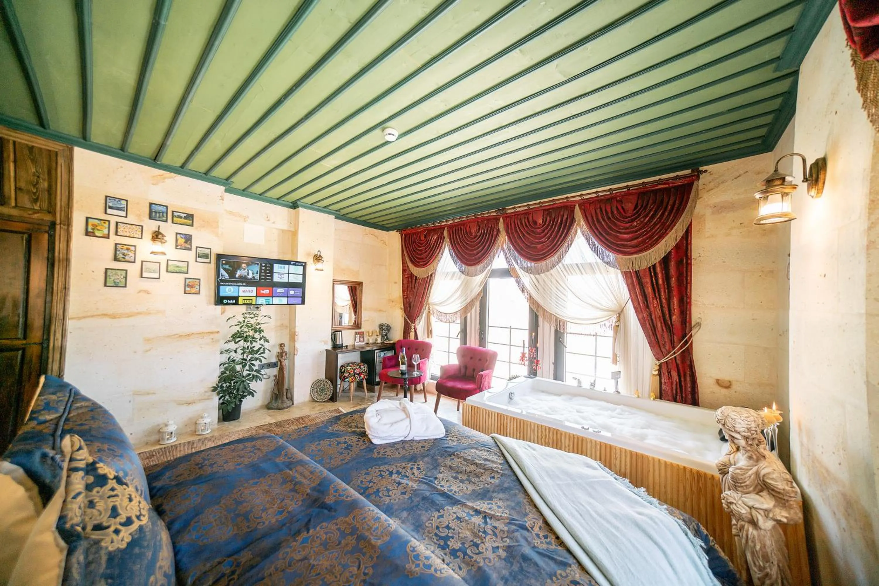 Bed in Abra Stone House