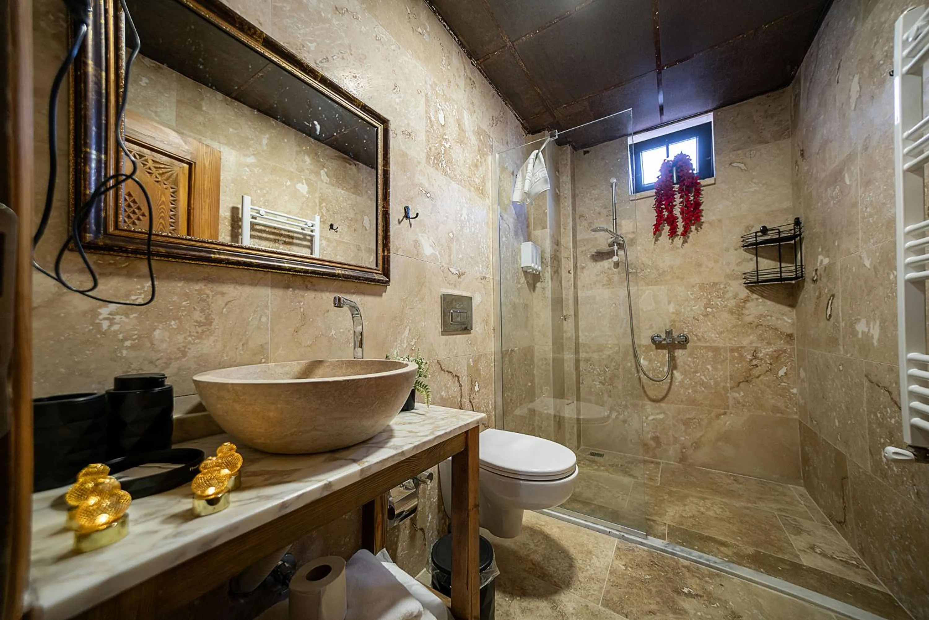 Shower in Abra Stone House