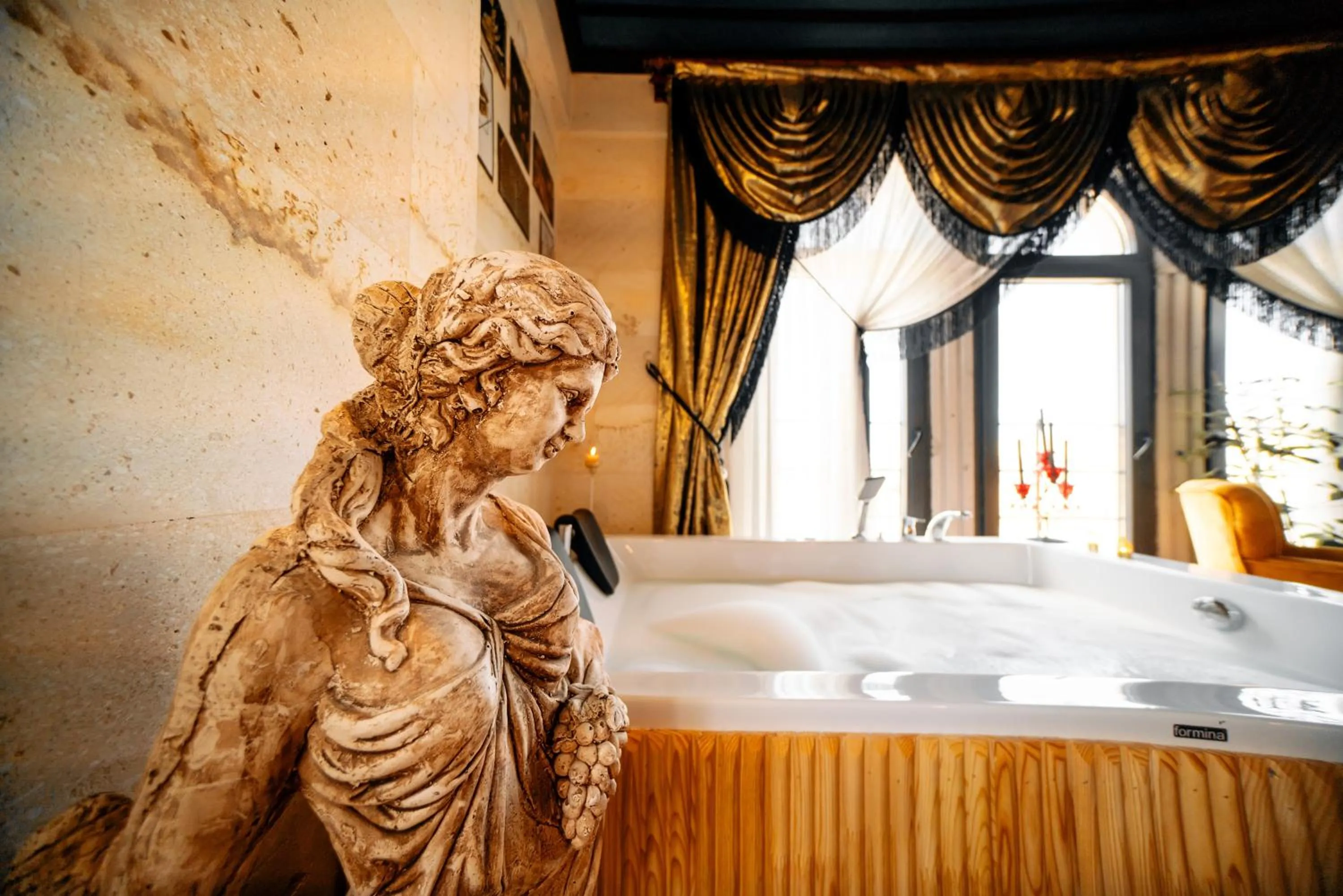 Hot Tub in Abra Stone House