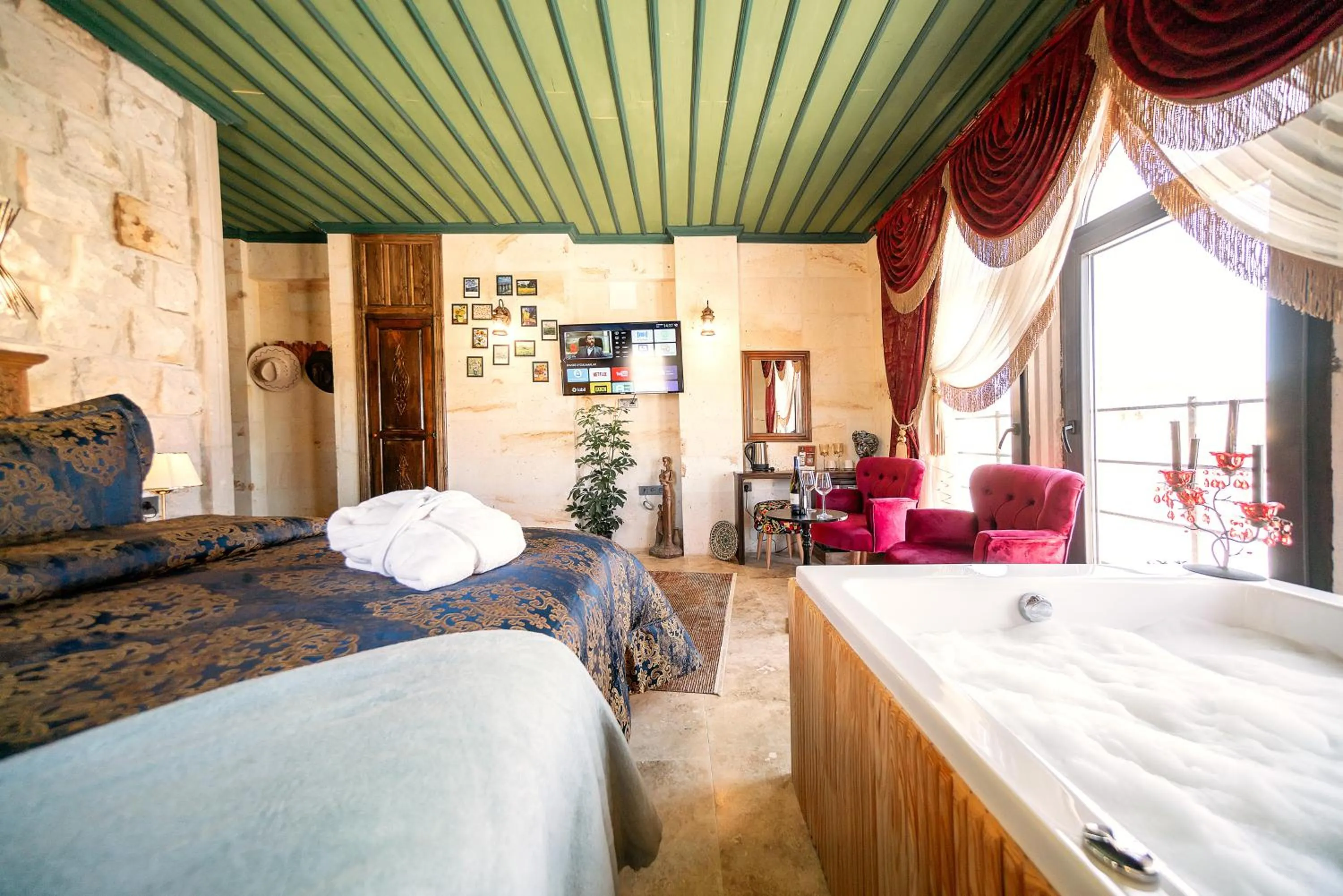 Bed in Abra Stone House