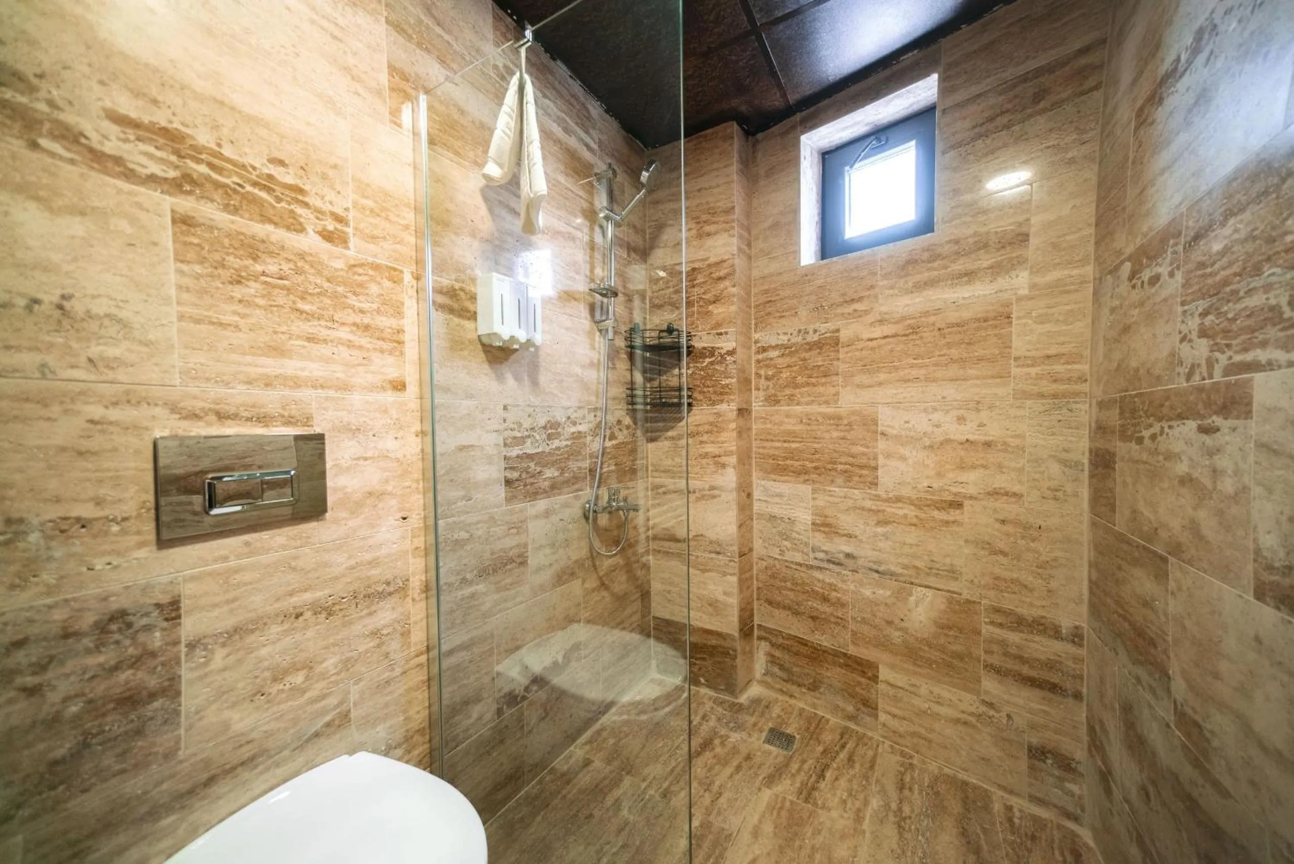 Shower in Abra Stone House