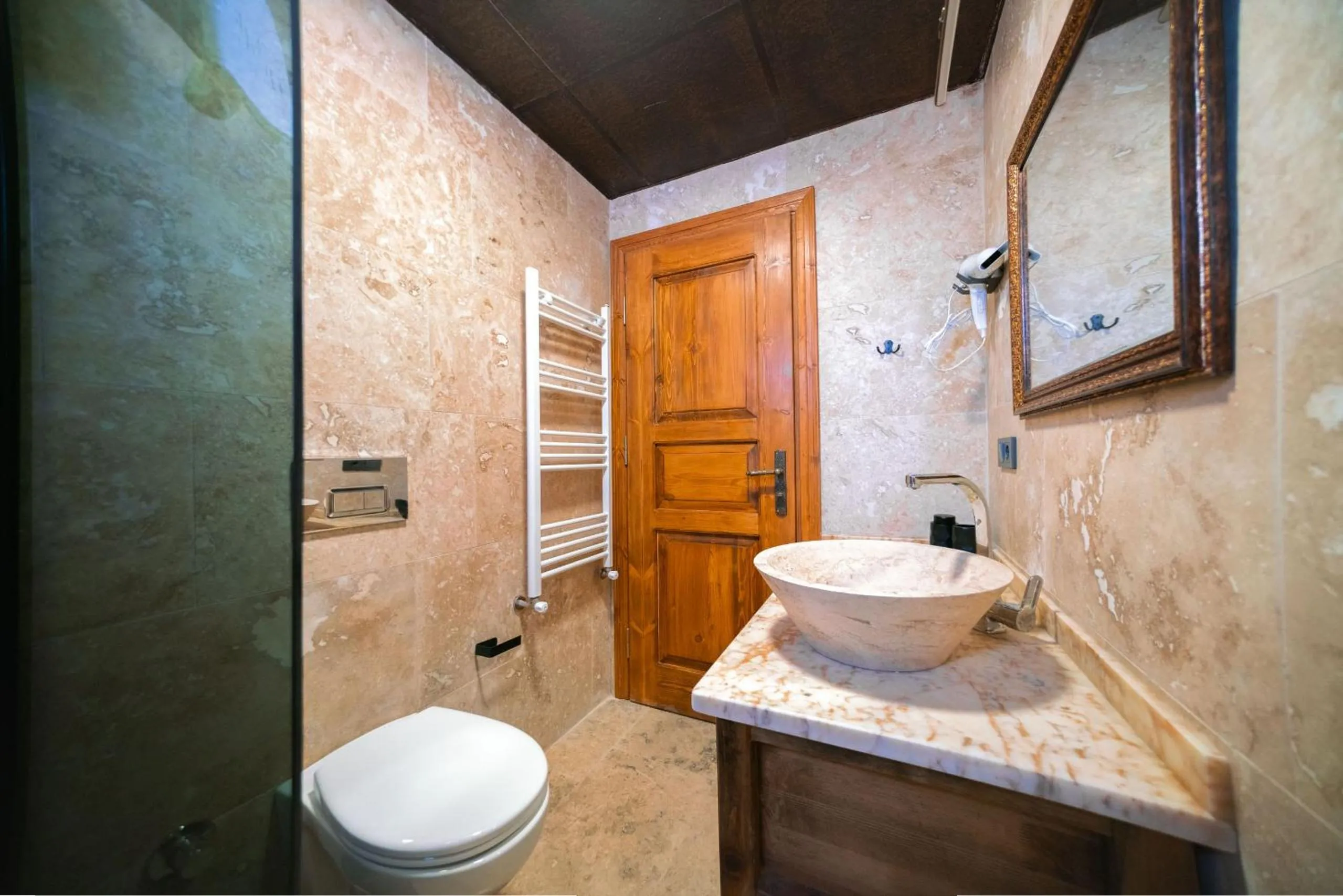 Toilet in Abra Stone House