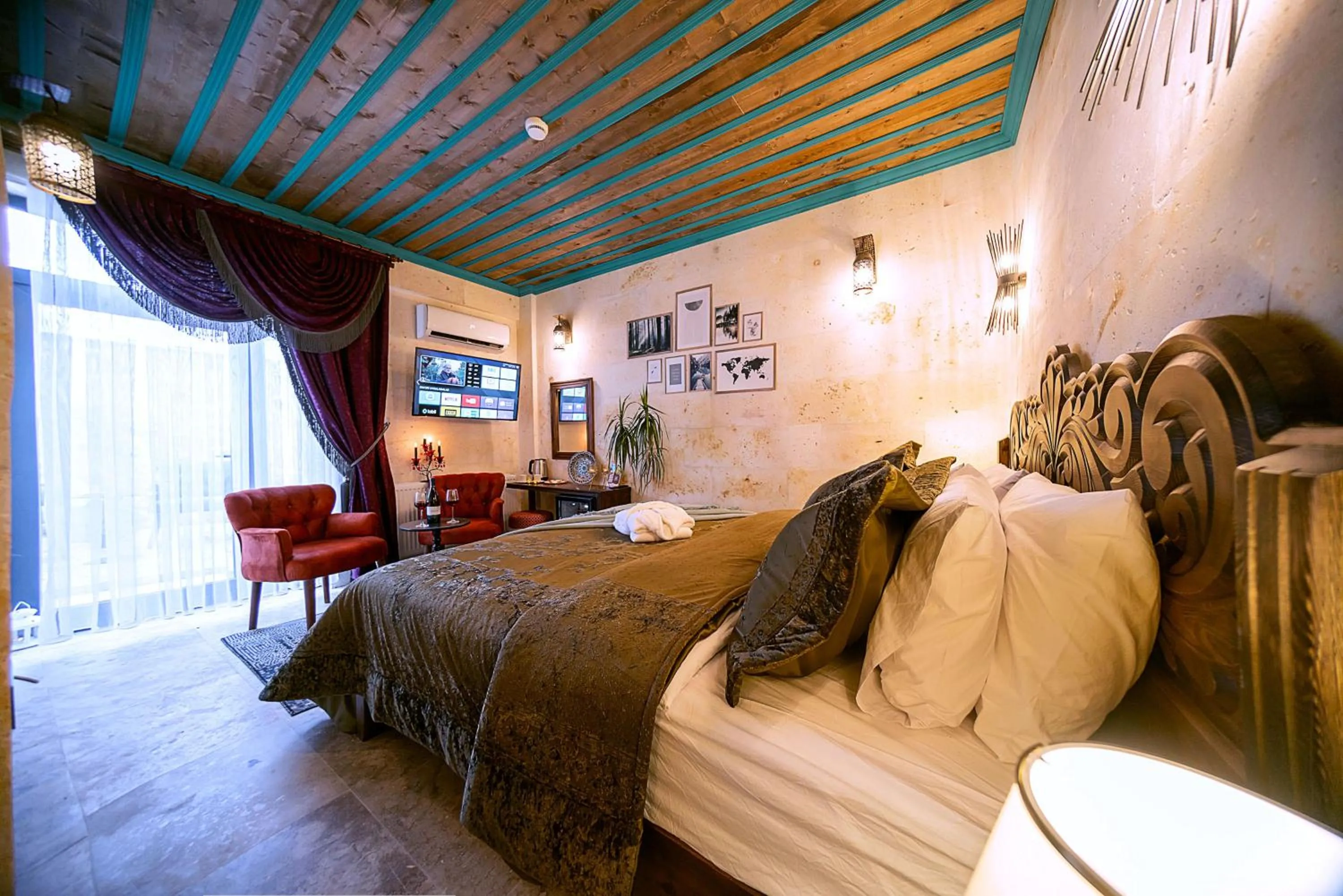 Bed in Abra Stone House