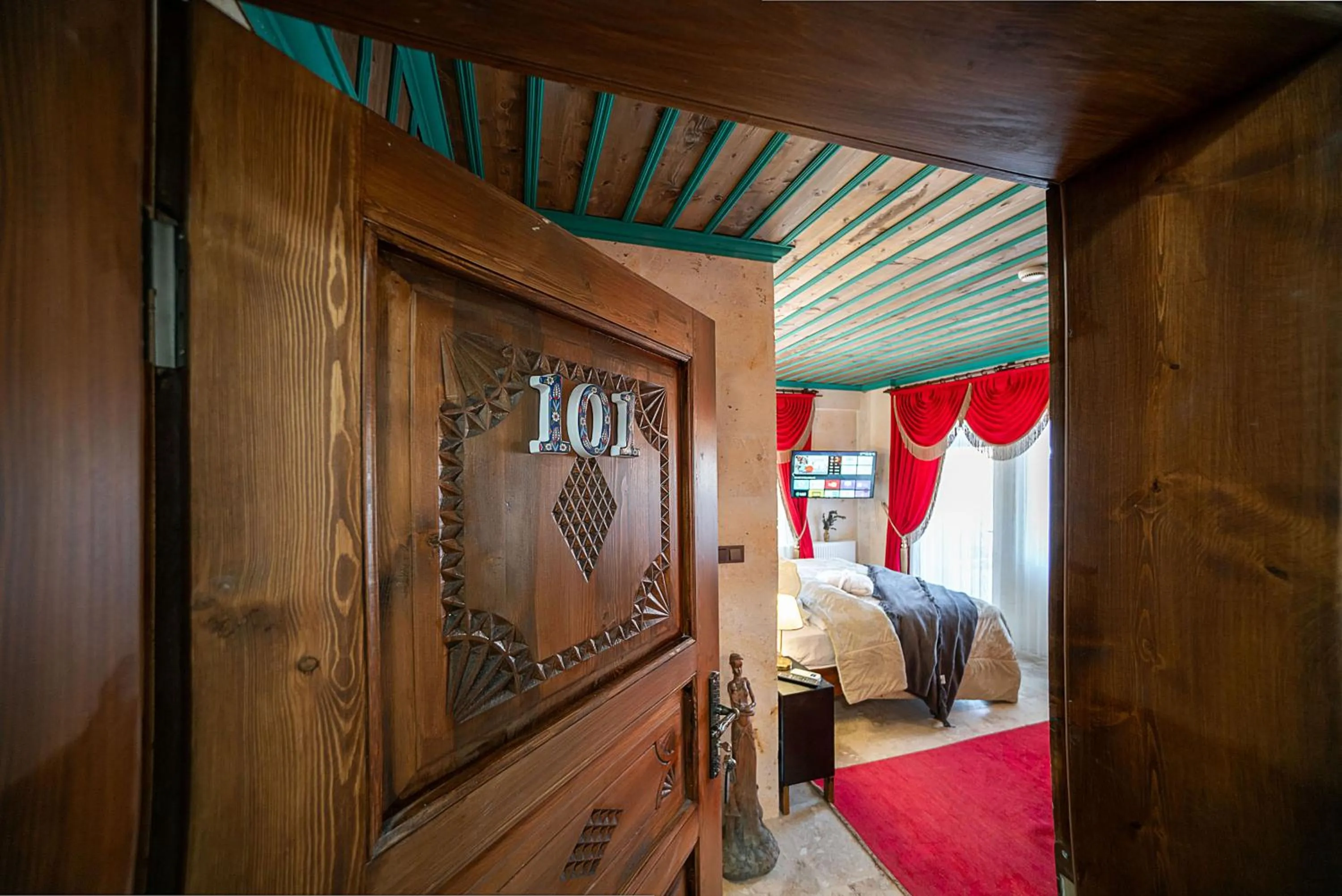 Bed in Abra Stone House