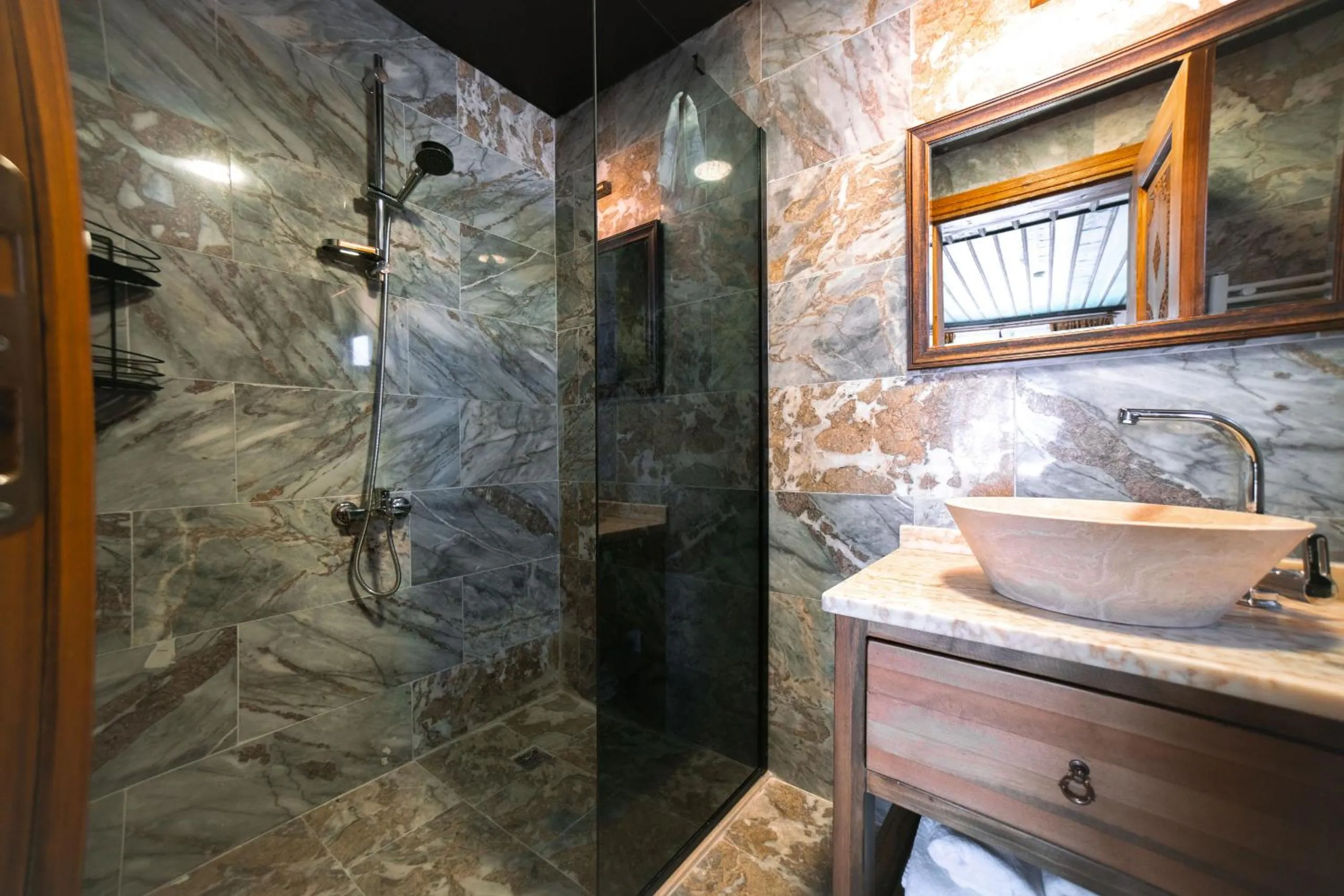 Shower in Abra Stone House